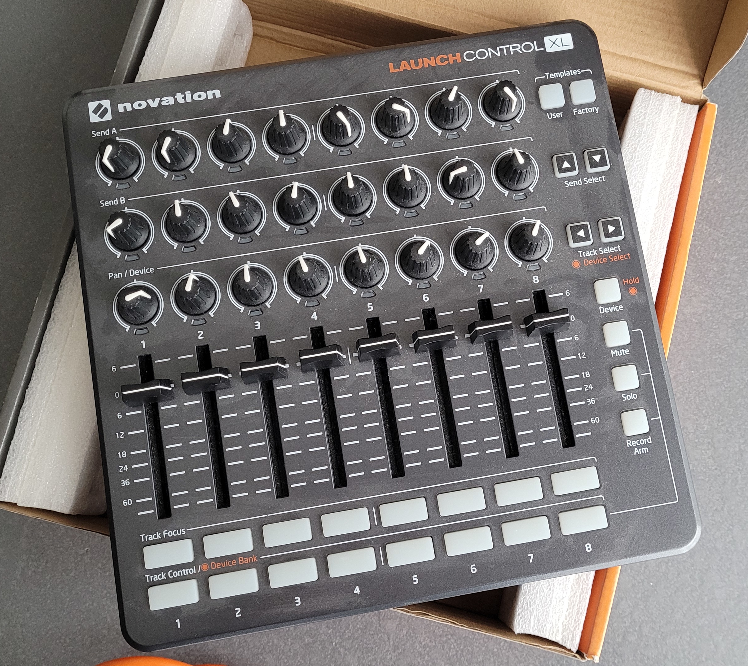 Novation Lauch Control XL (Mk1)  - Comme neuf !