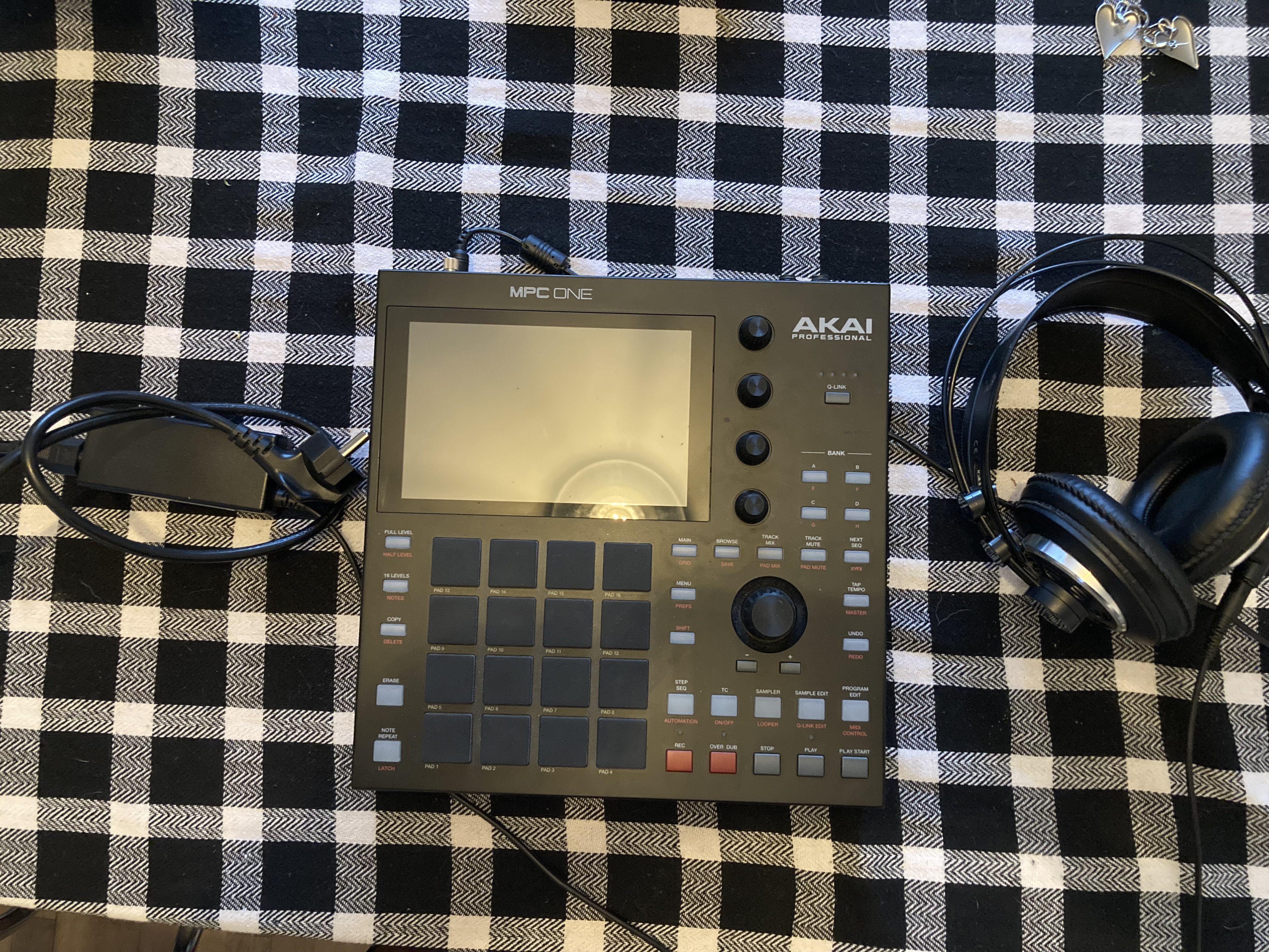 Vends Akai mpc one 