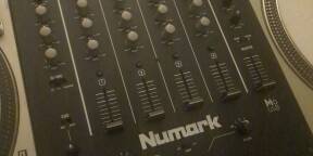 Vends table de mixage Numark M6
