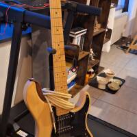 Yamaha Pacifica 112VMX + Pied + Accordeur + Sangle Cuir