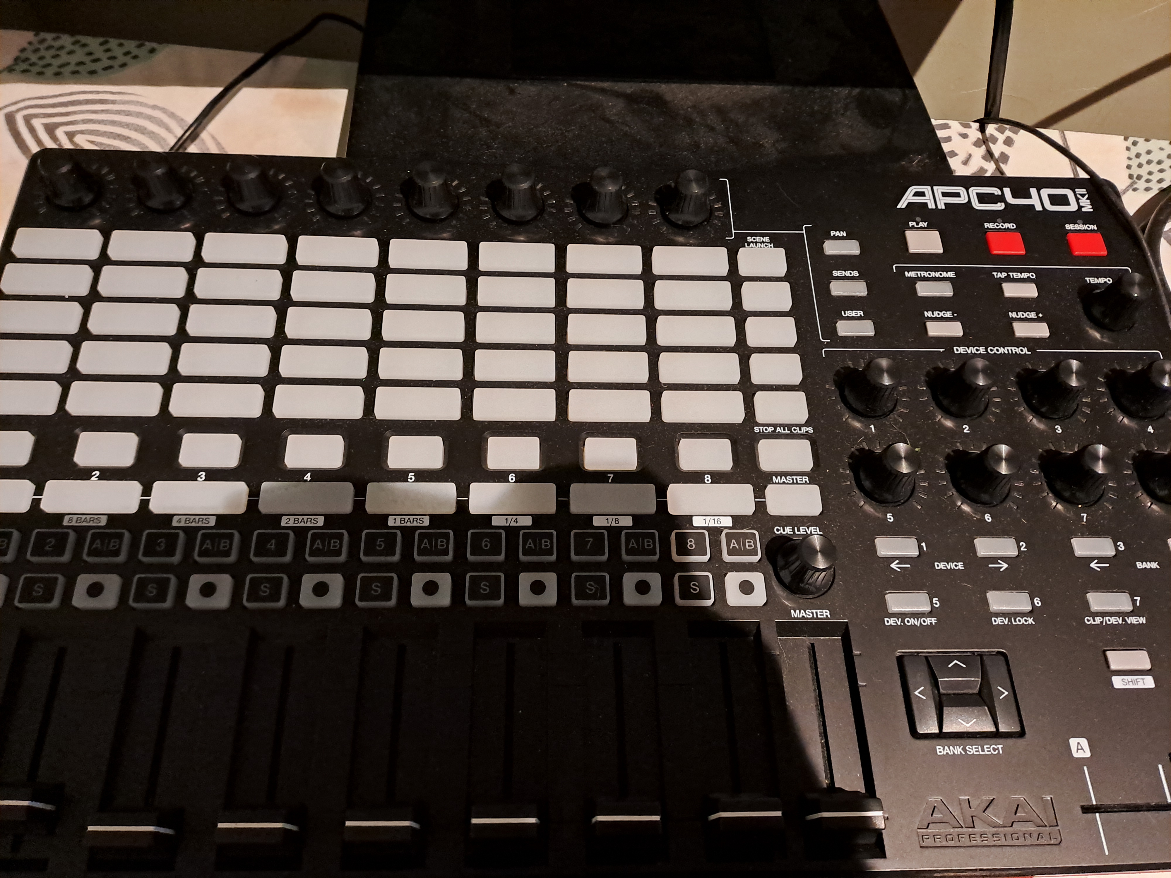 Vends apc40mk2 garantie