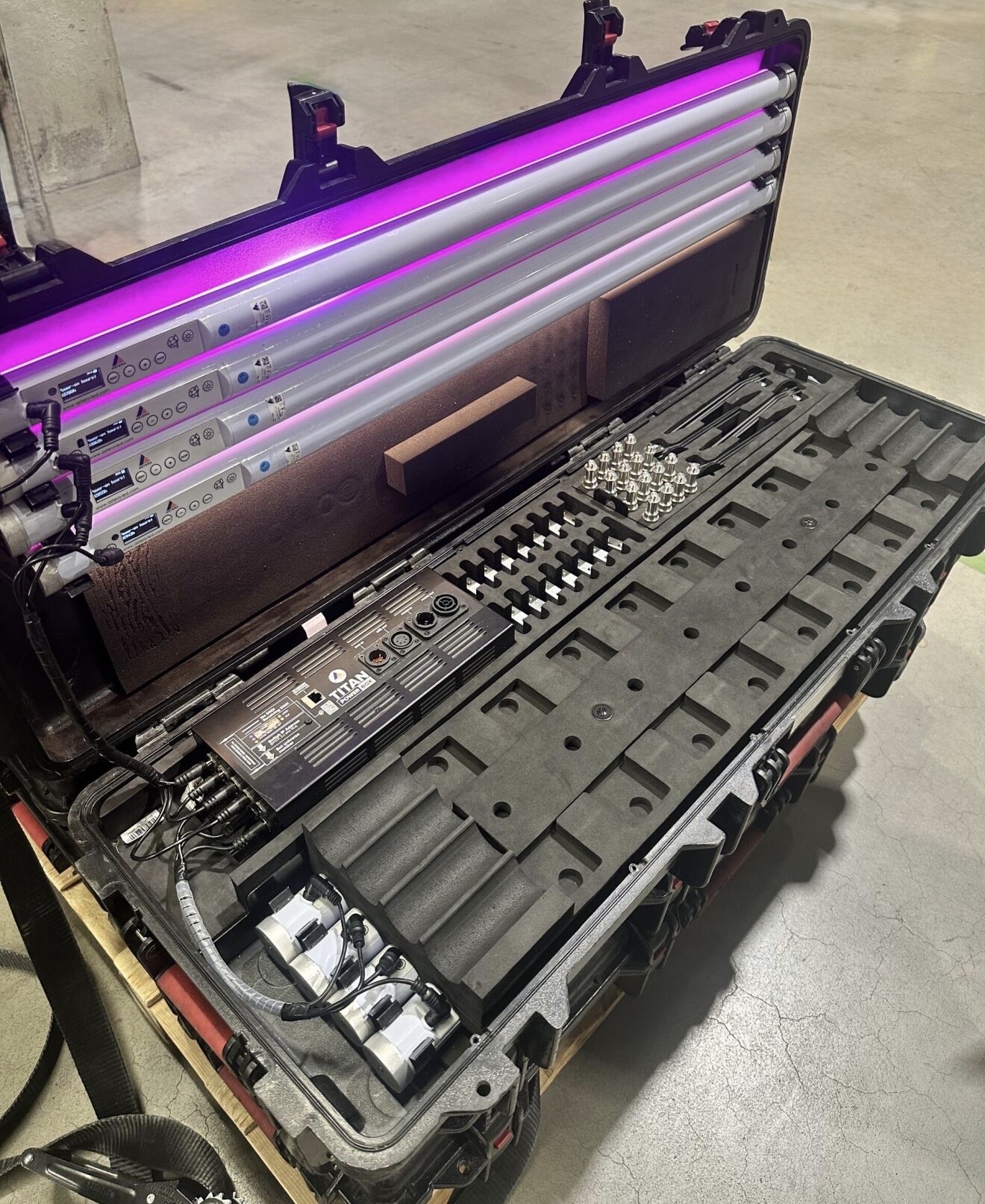 Set de 8 titan Astera complet en pelicase 