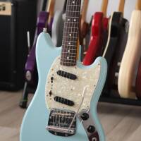 Fender Mustang 60's Japan Daphne Blue upgrade micros
