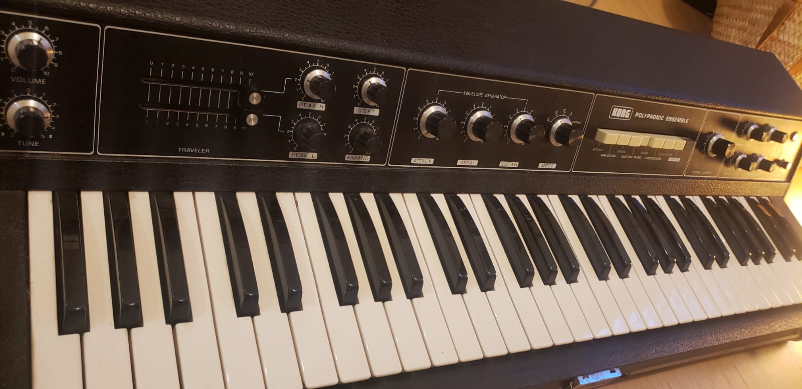 Korg Pe-1000 (7027)