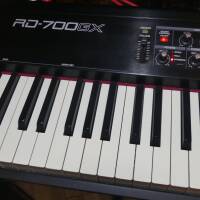 Vends piano Roland RD700 GX