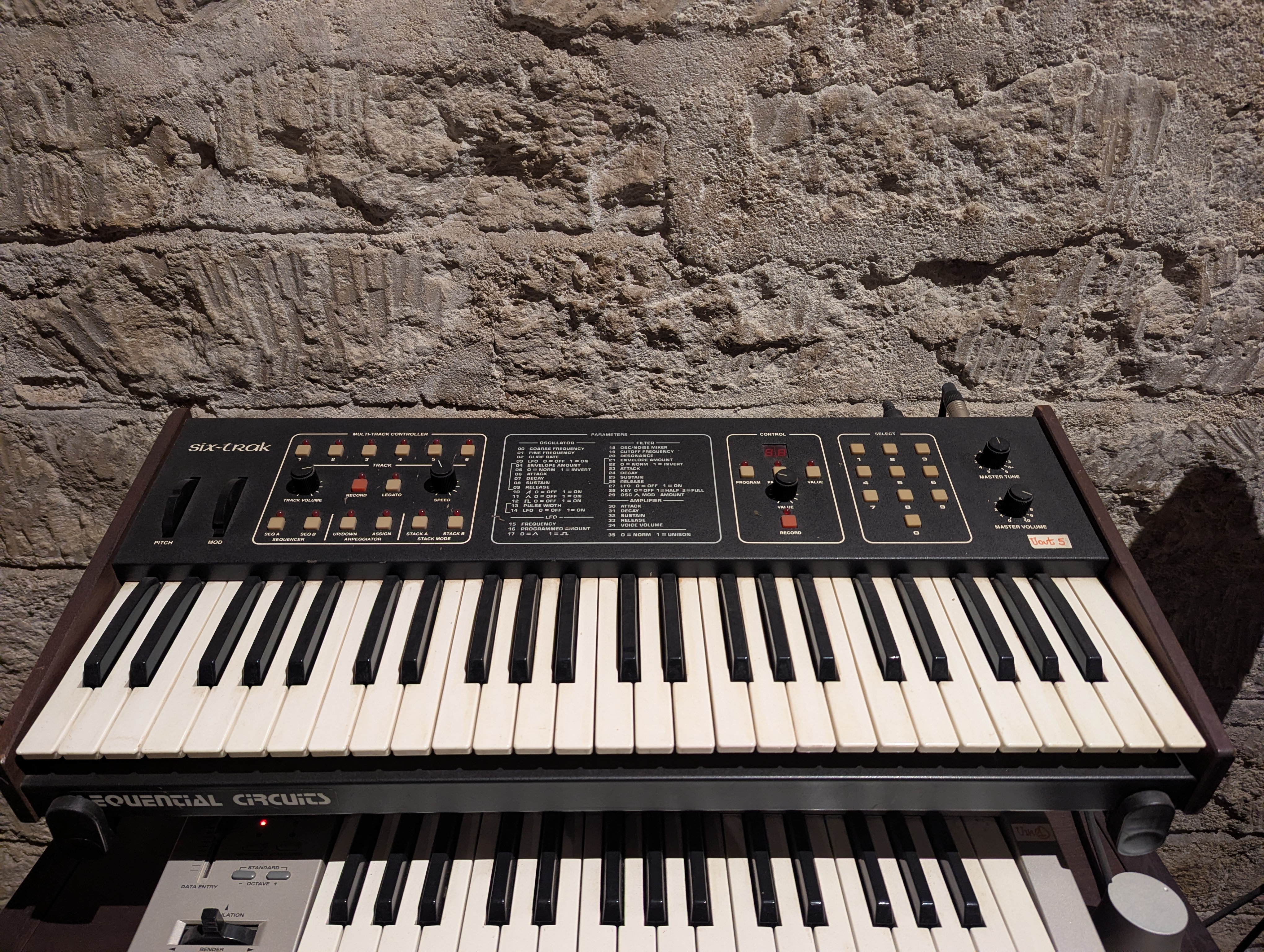 Synthétiseur Sequential circuit Six Trak