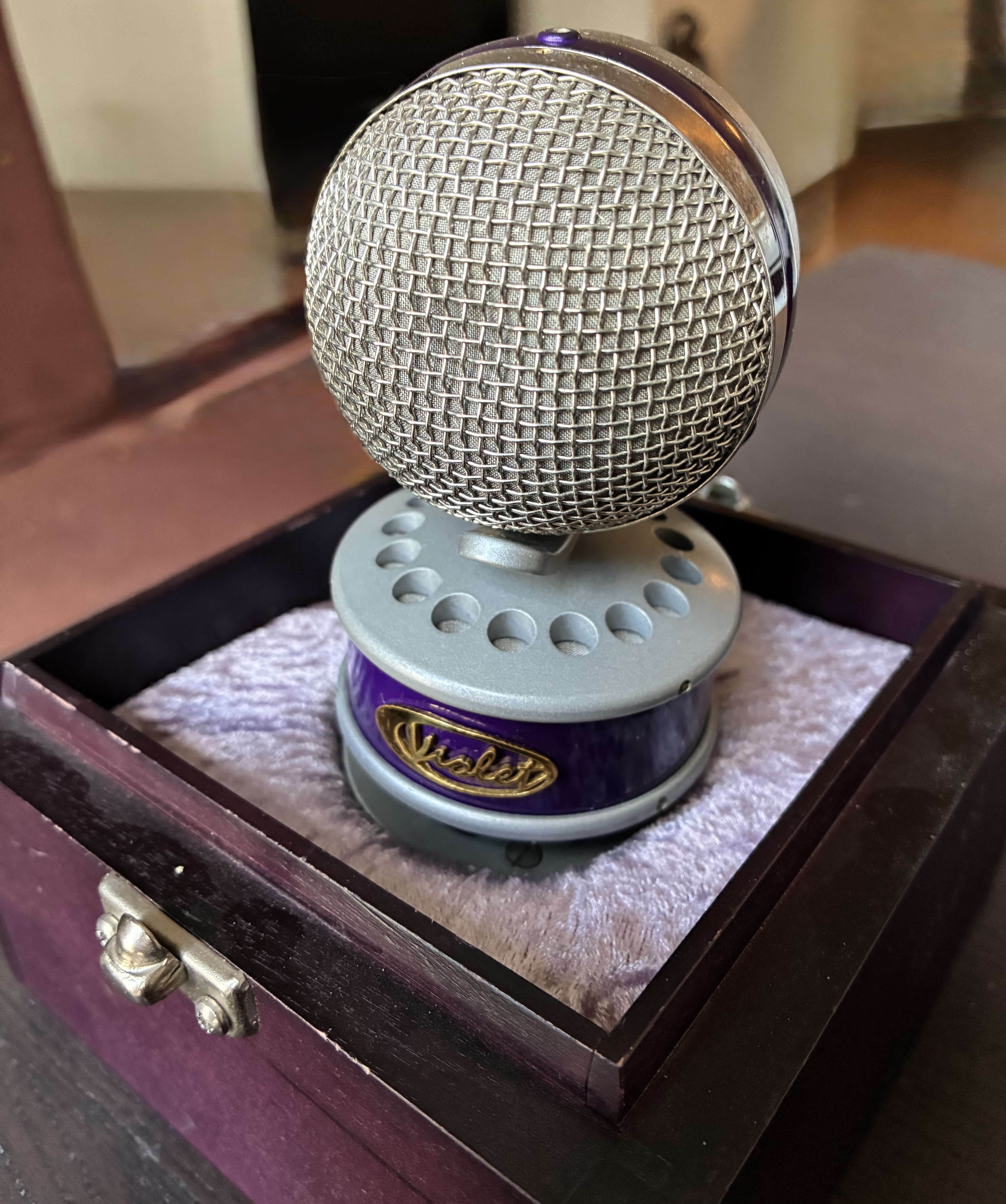 Vends Violet Design The Globe 