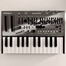 Vends Roland SH-01A