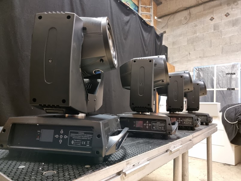 Vends lot de 8 lyres BEAM 7R (+2 à réviser)