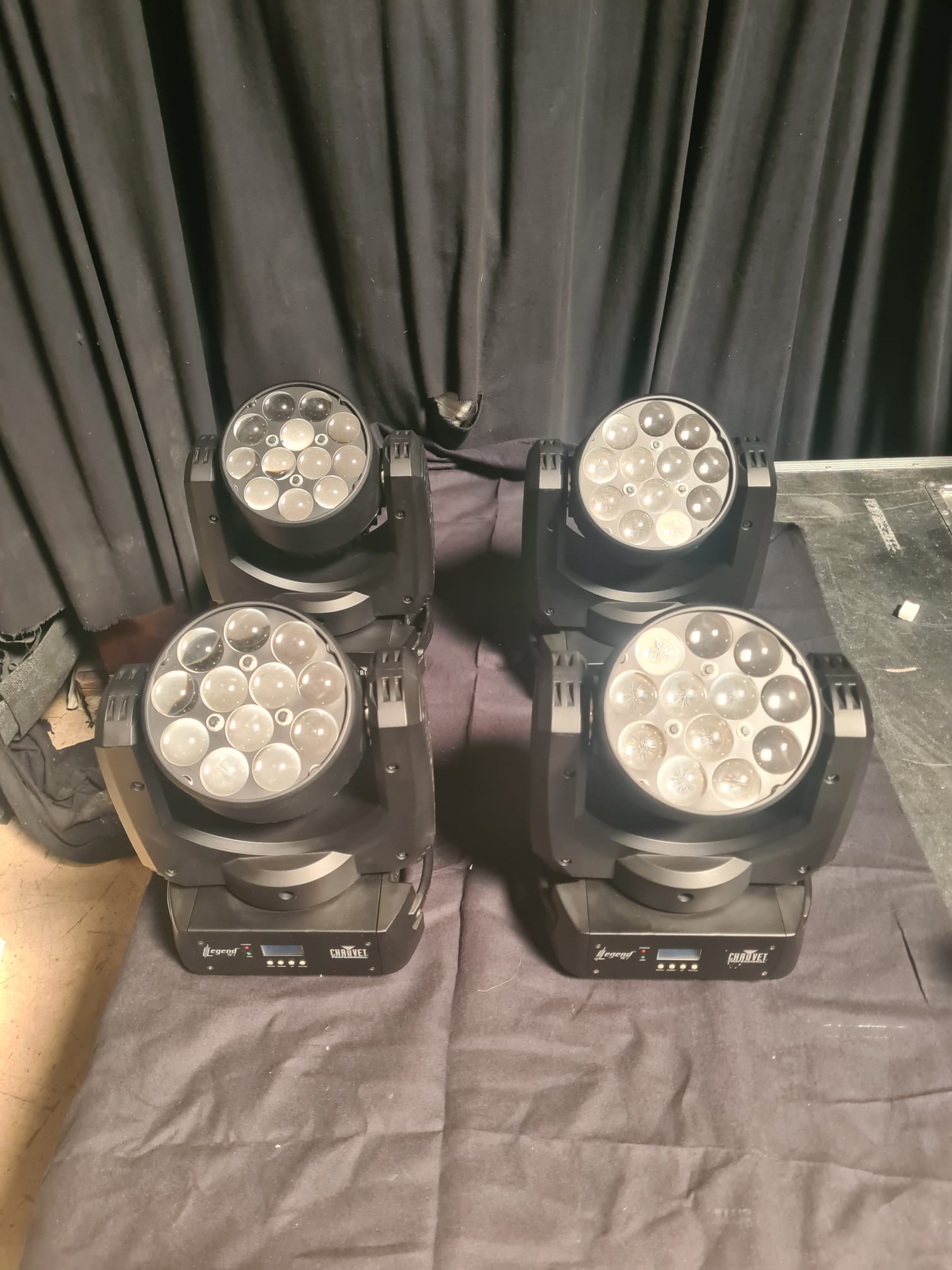 Vends lot de 4 lyres wash Chauvet Legend412Z