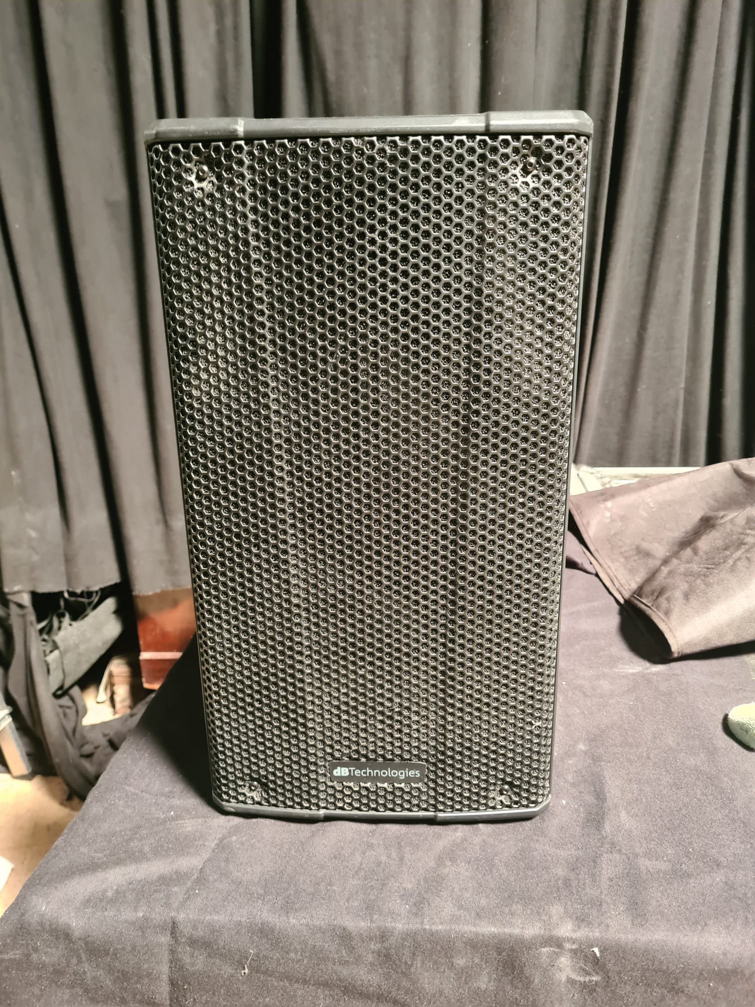 Vends lot de 6 enceintes Db Technologies B-Hype 10 + housses + pieds