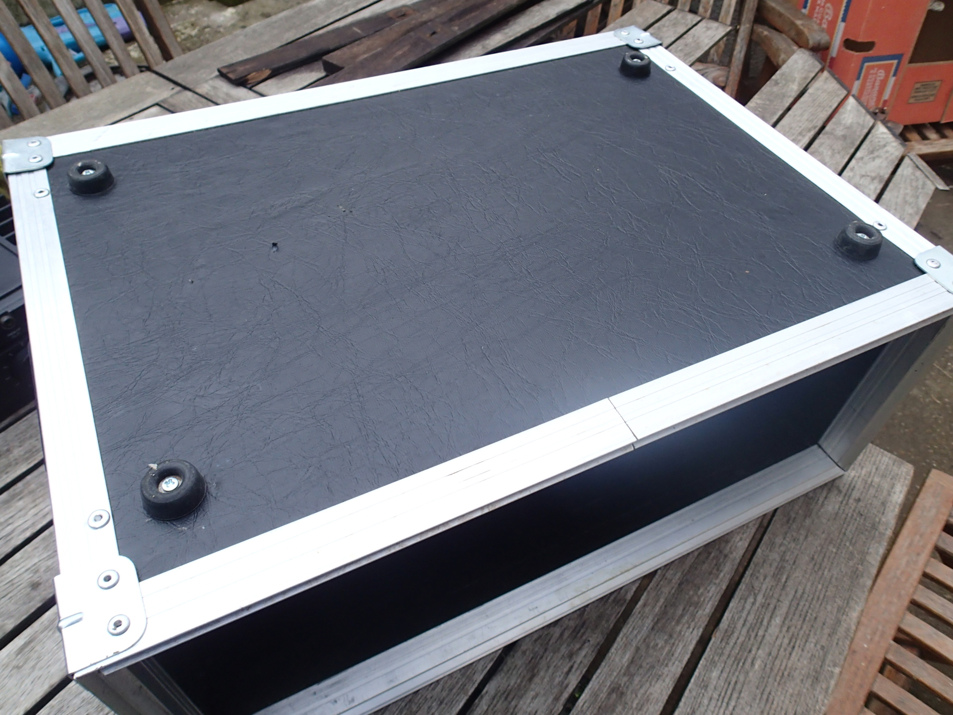 Fly-case-5