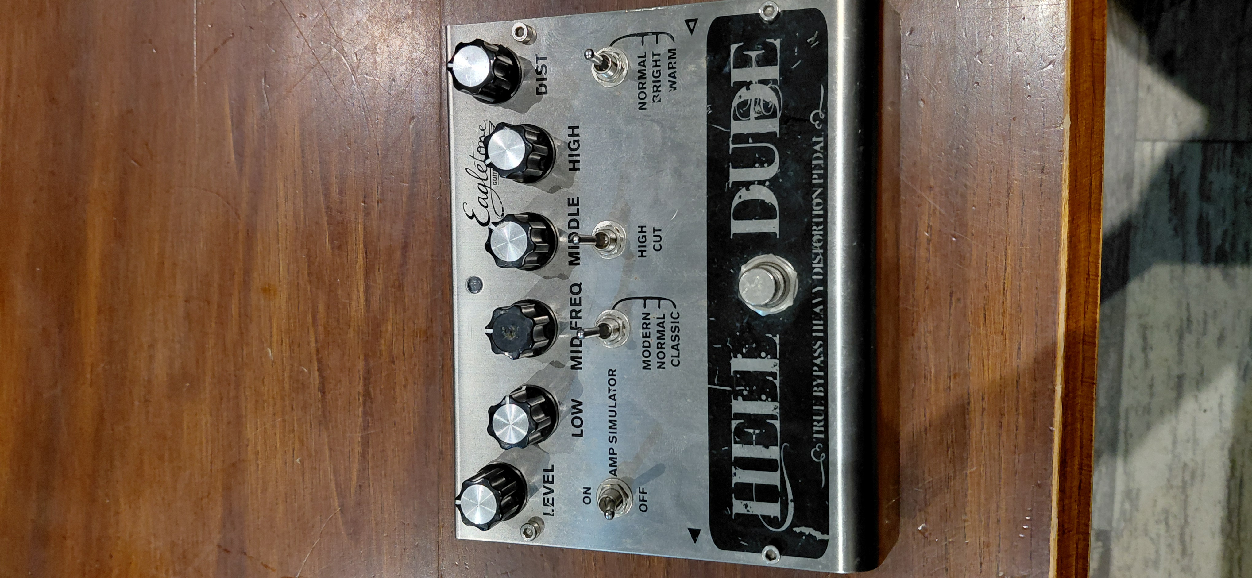 Pédale distortion Eagletone Hell Dude