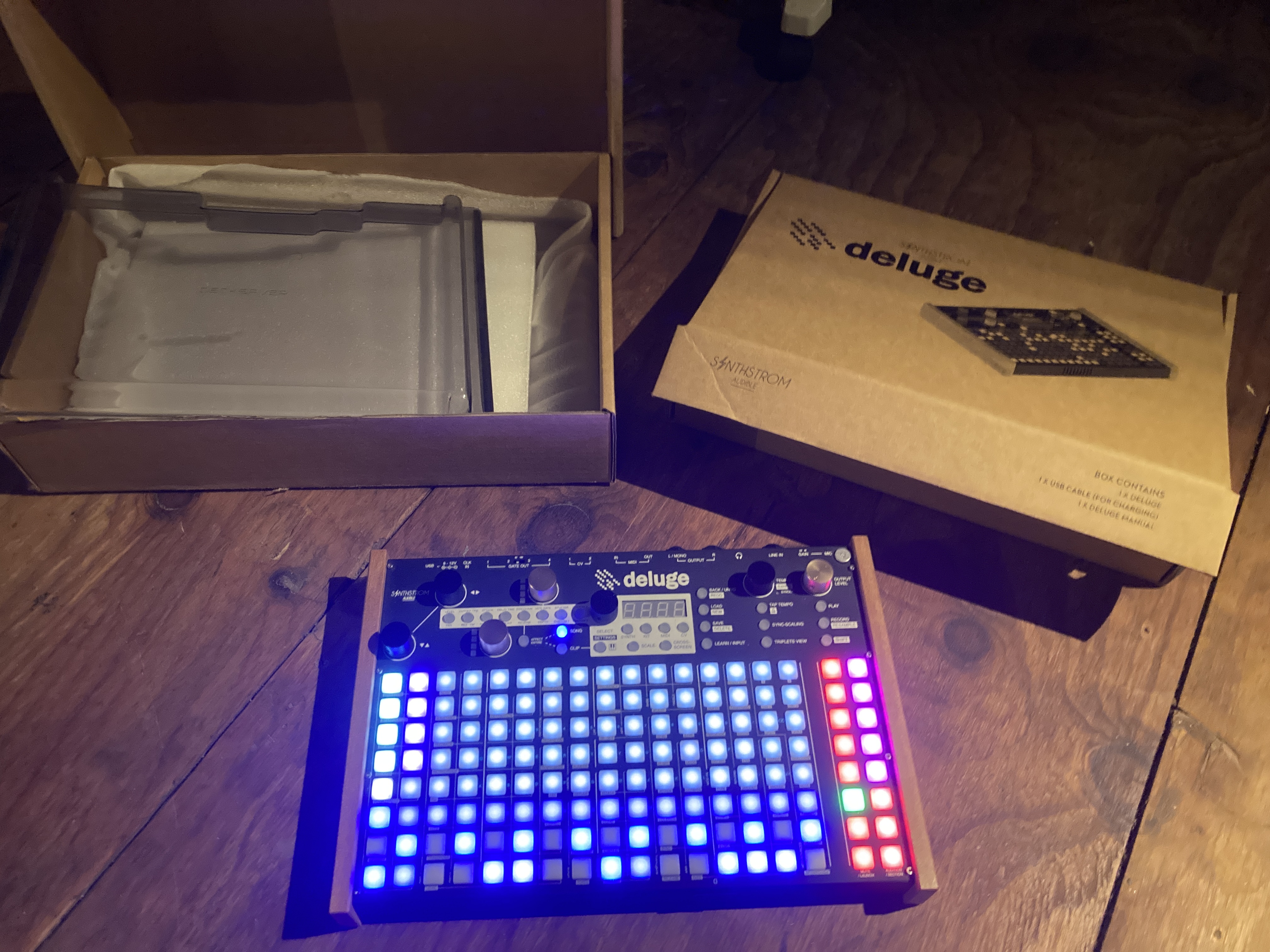 Deluge parfait état écran digital (non oled)