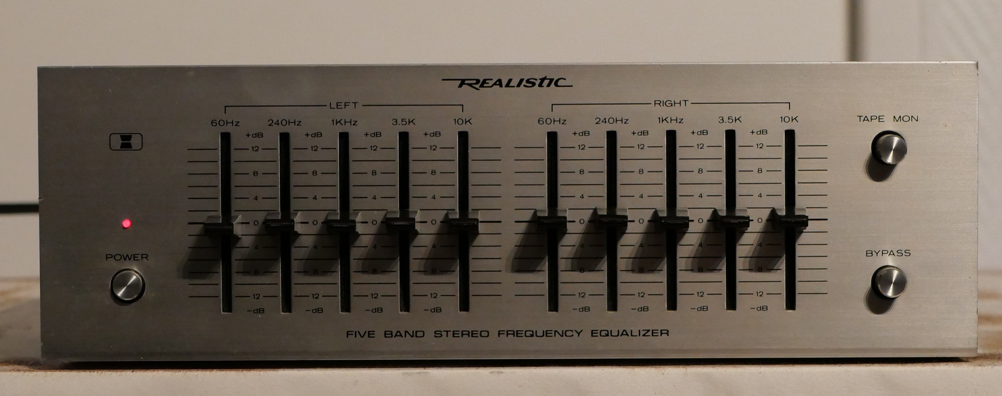 Vends Egualiseur Realistic