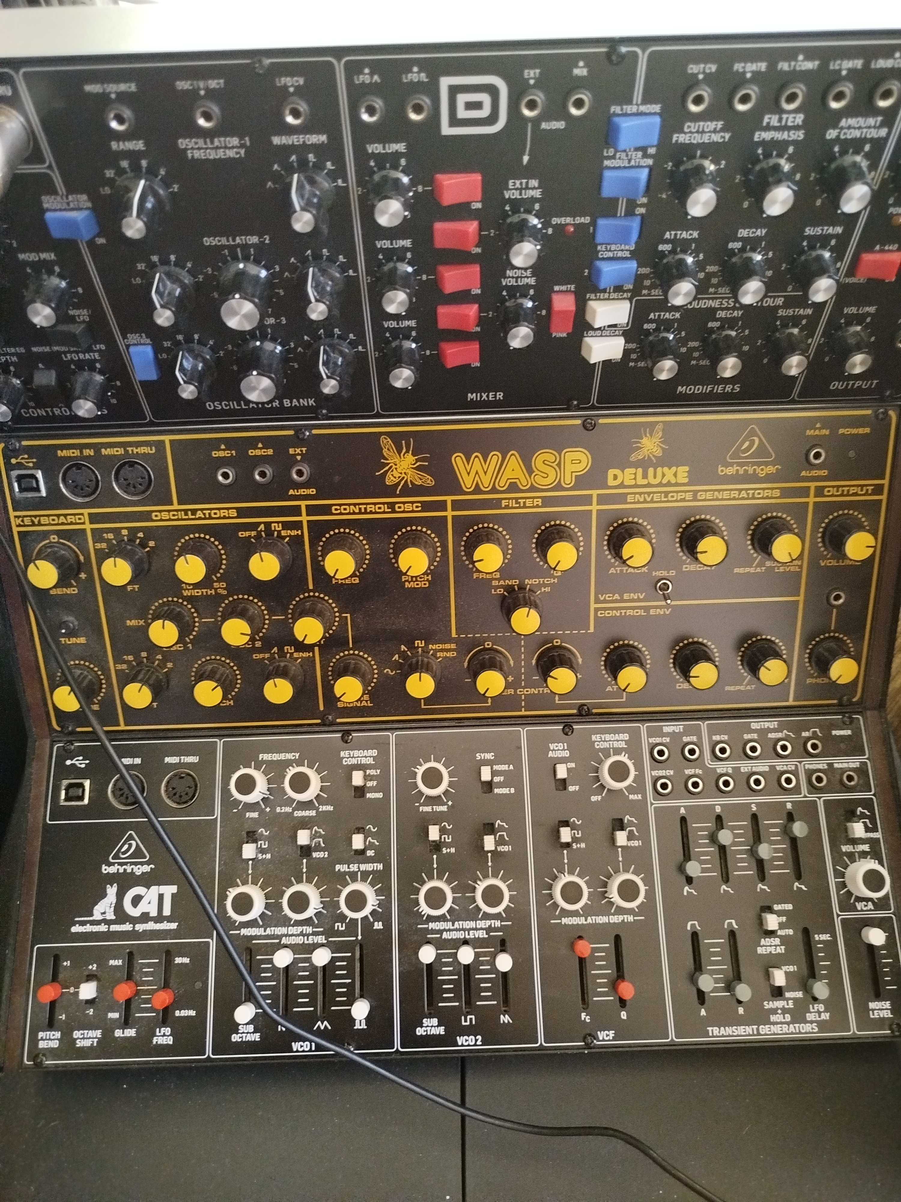 Behringer CAT Synthesizer