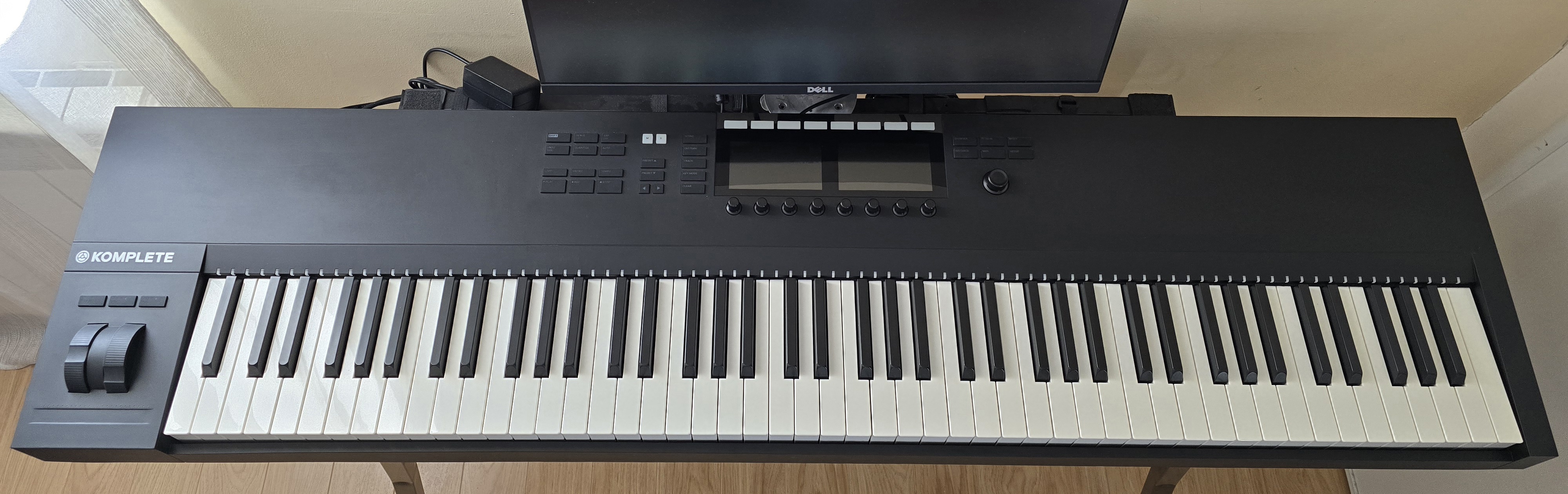 Vends Clavier Maitre Komplete Kontrol s88 Mk2