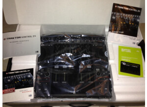 Native Instruments Traktor Kontrol S4 (3847)
