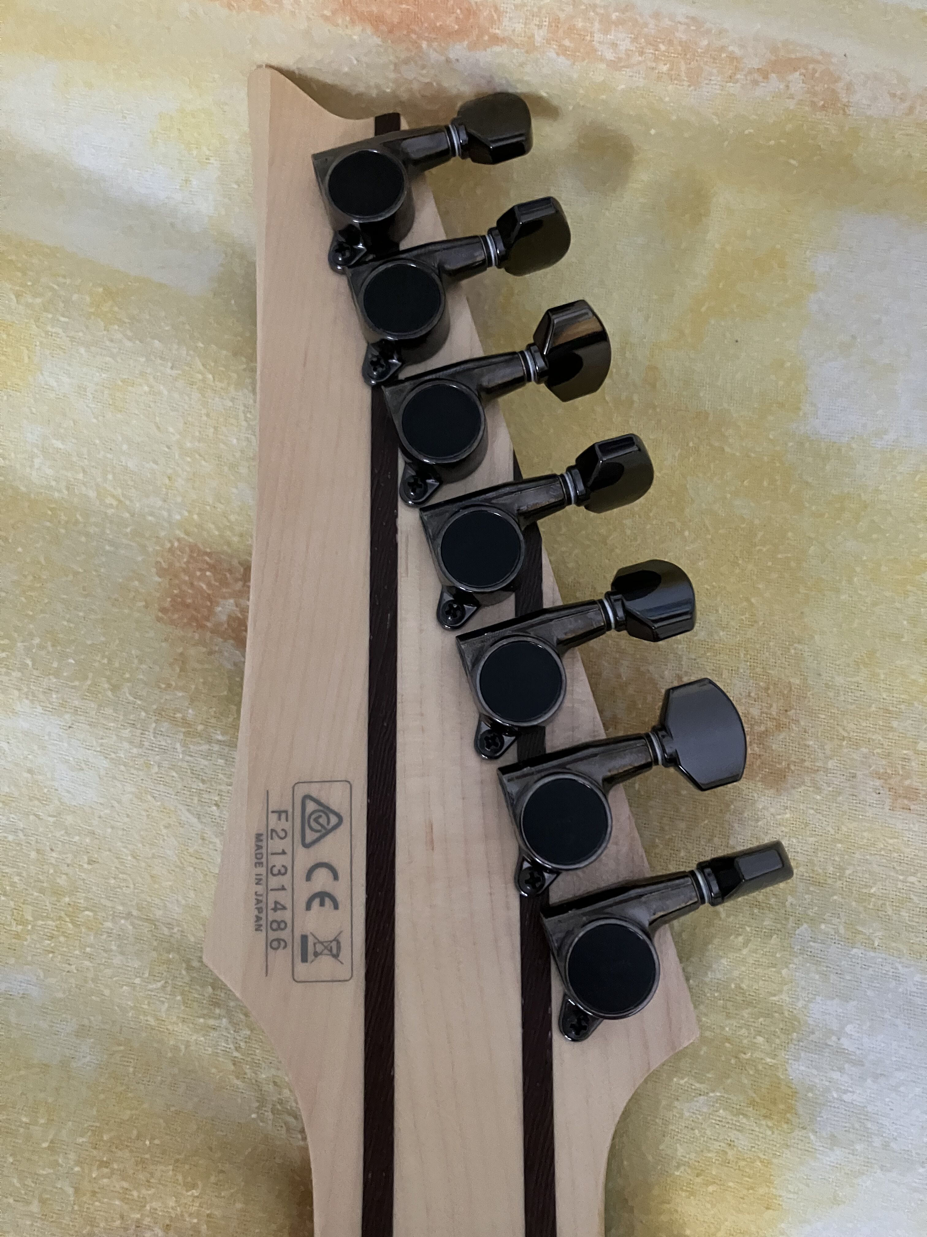 Vends Ibanez RG2027XL-DTB Prestige