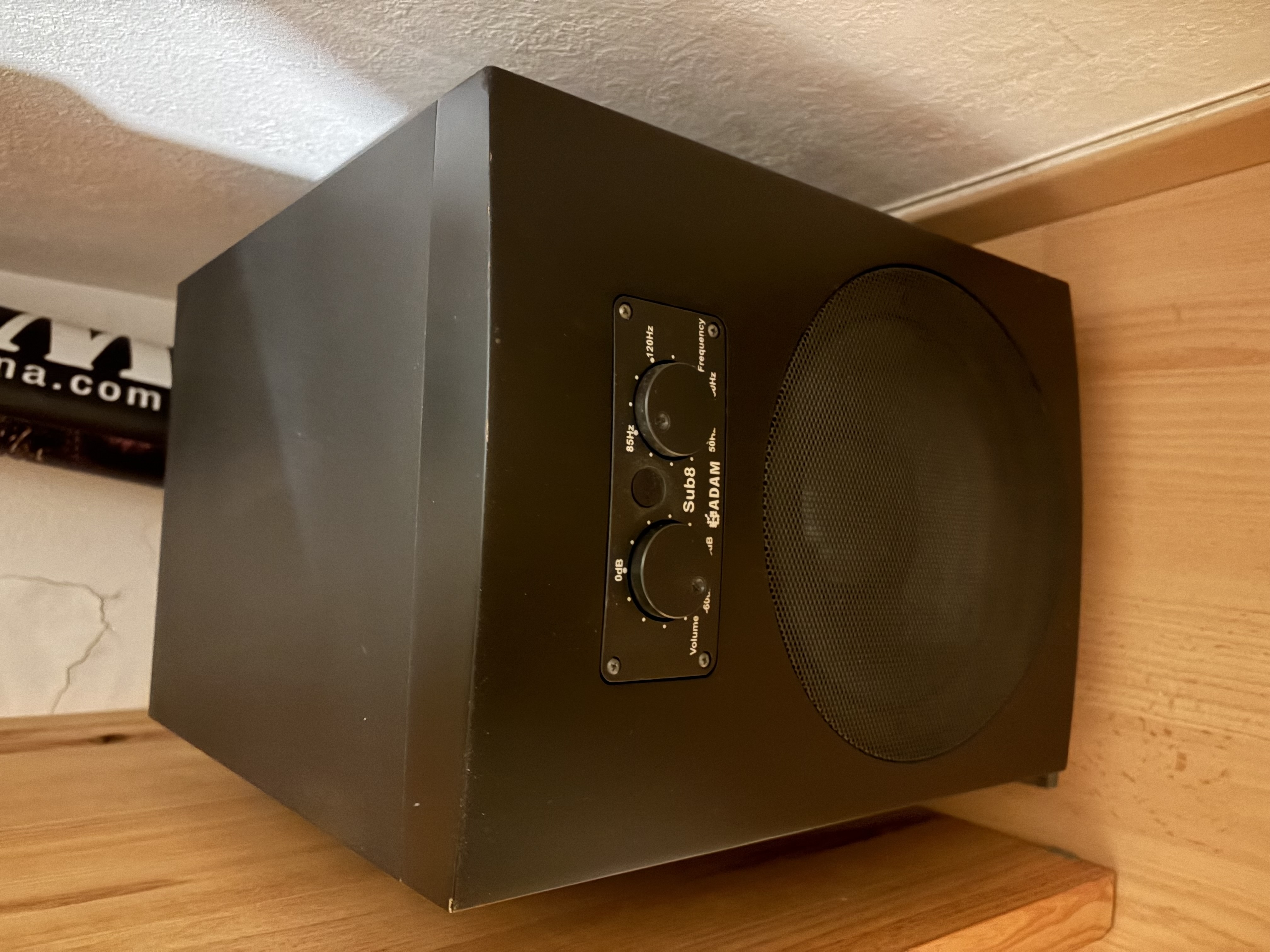 Vends Sub-8 Adam Audio
