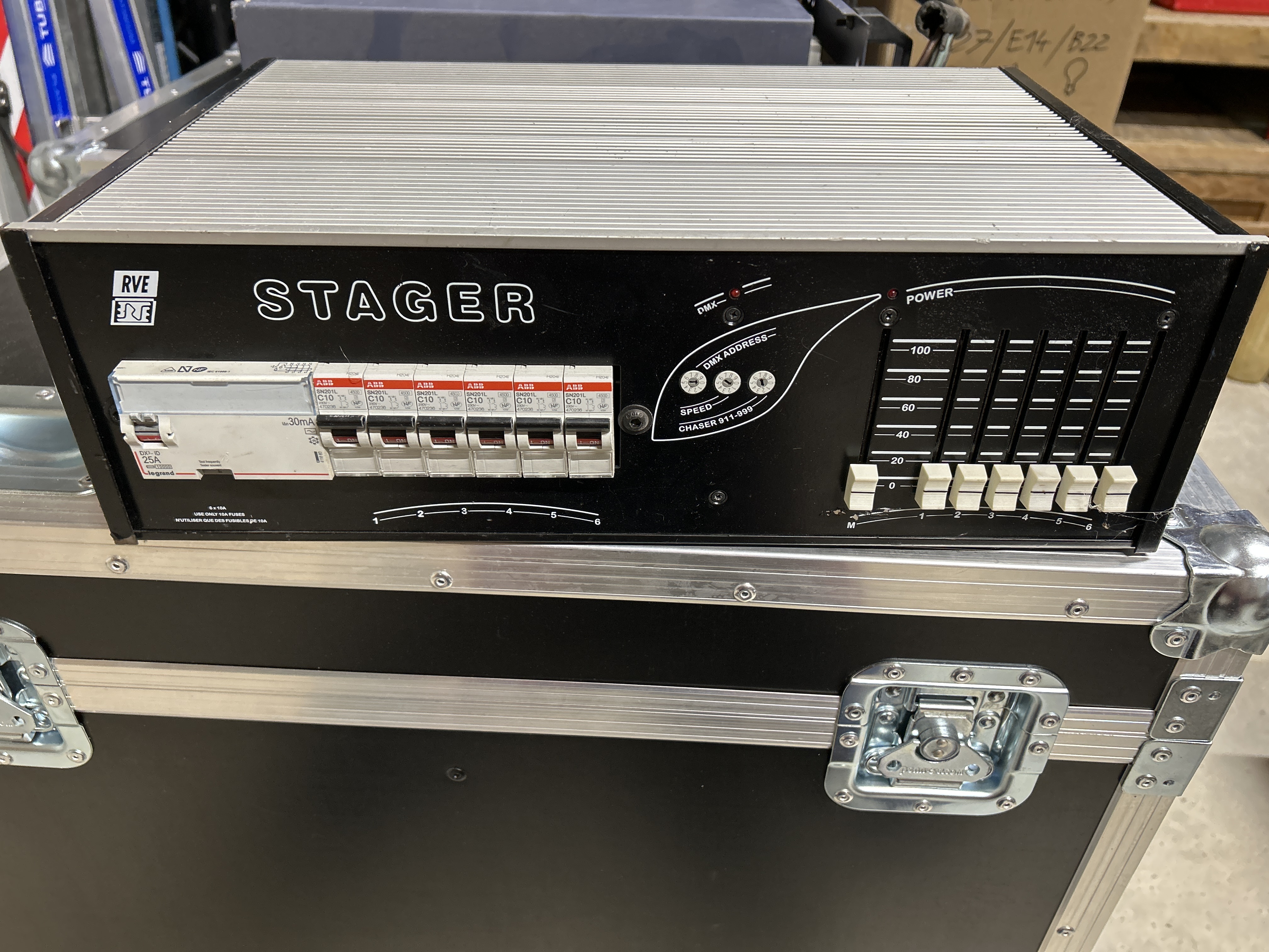 Vends Stager RVE pour pièces 