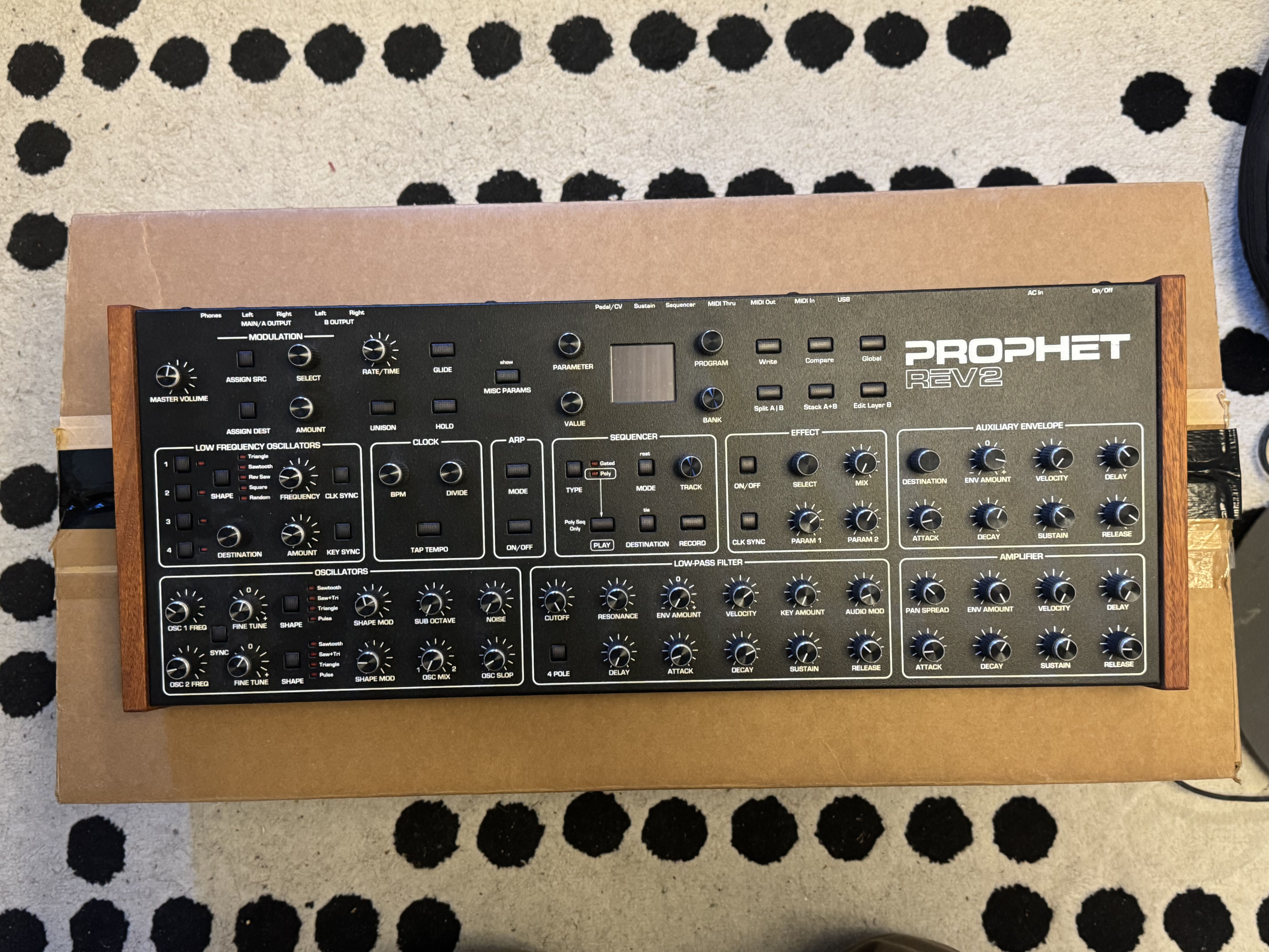 Vends Prophet REV2 (Version module/desktop)