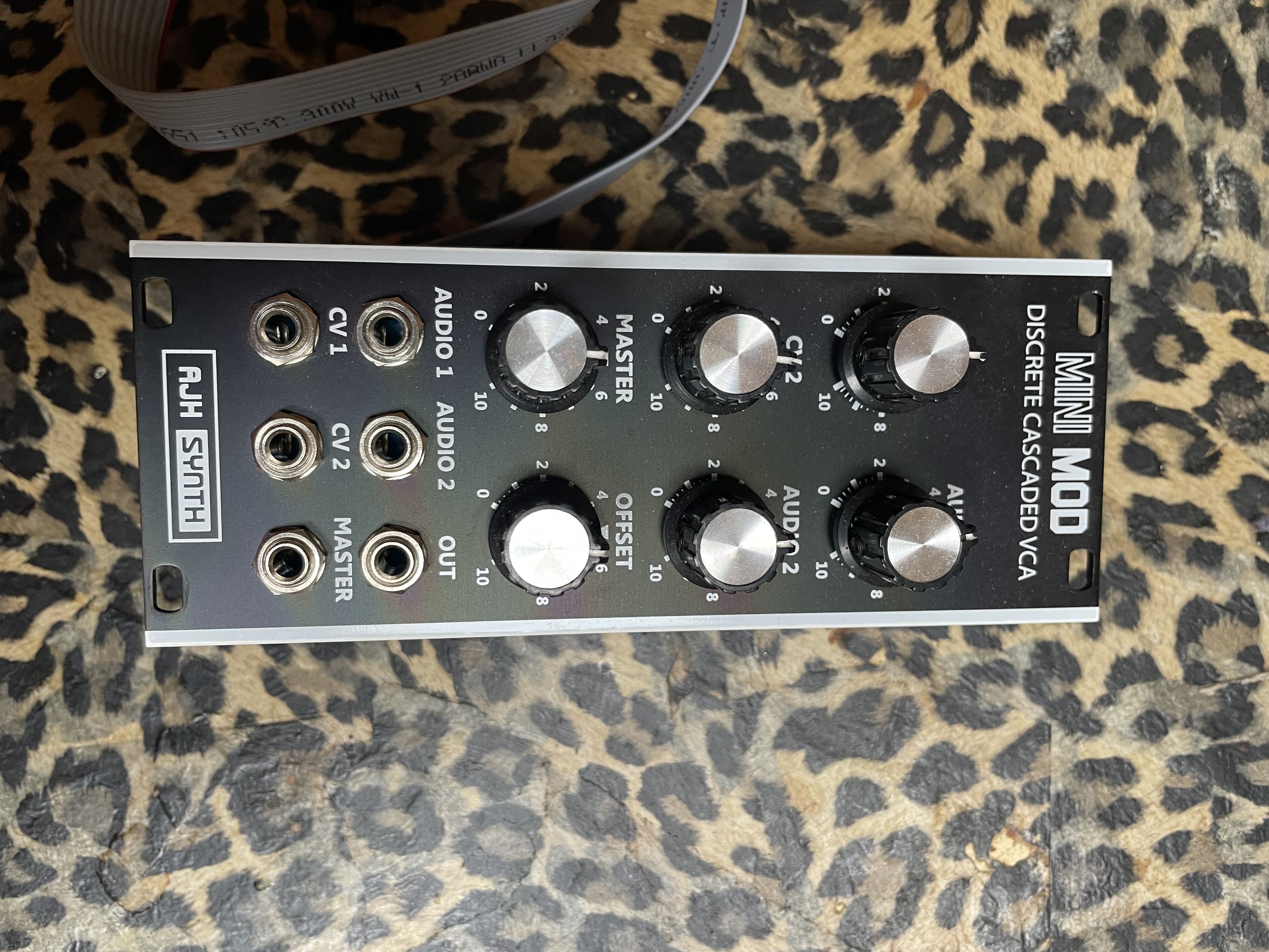 AJH Synth MiniMod-DISCRETE CASCADE VCA