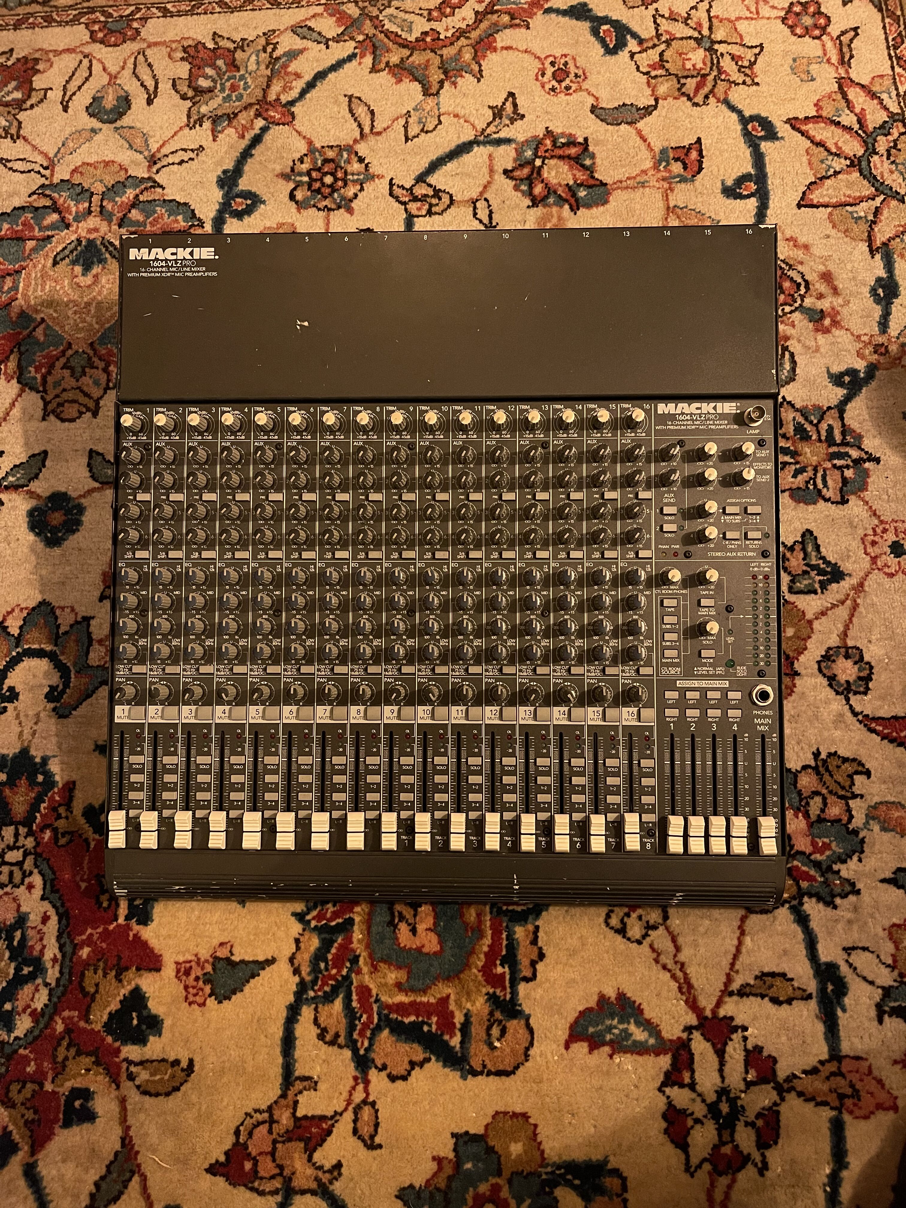 Vends Mackie 1604-VLZ Pro