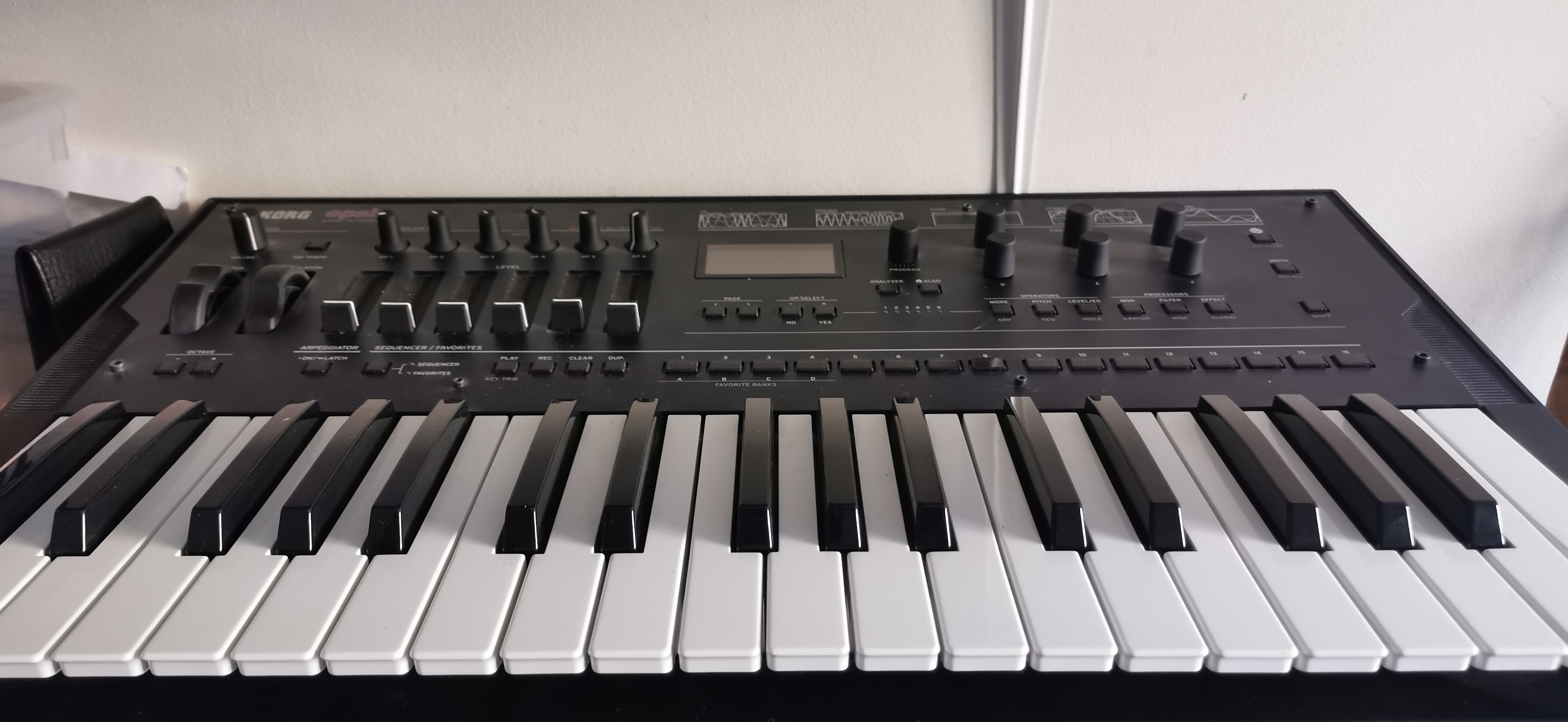 Korg opsix à vendre sur paris 10