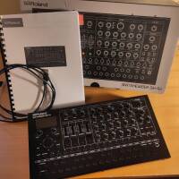 Roland Sh-4d quasi neuf