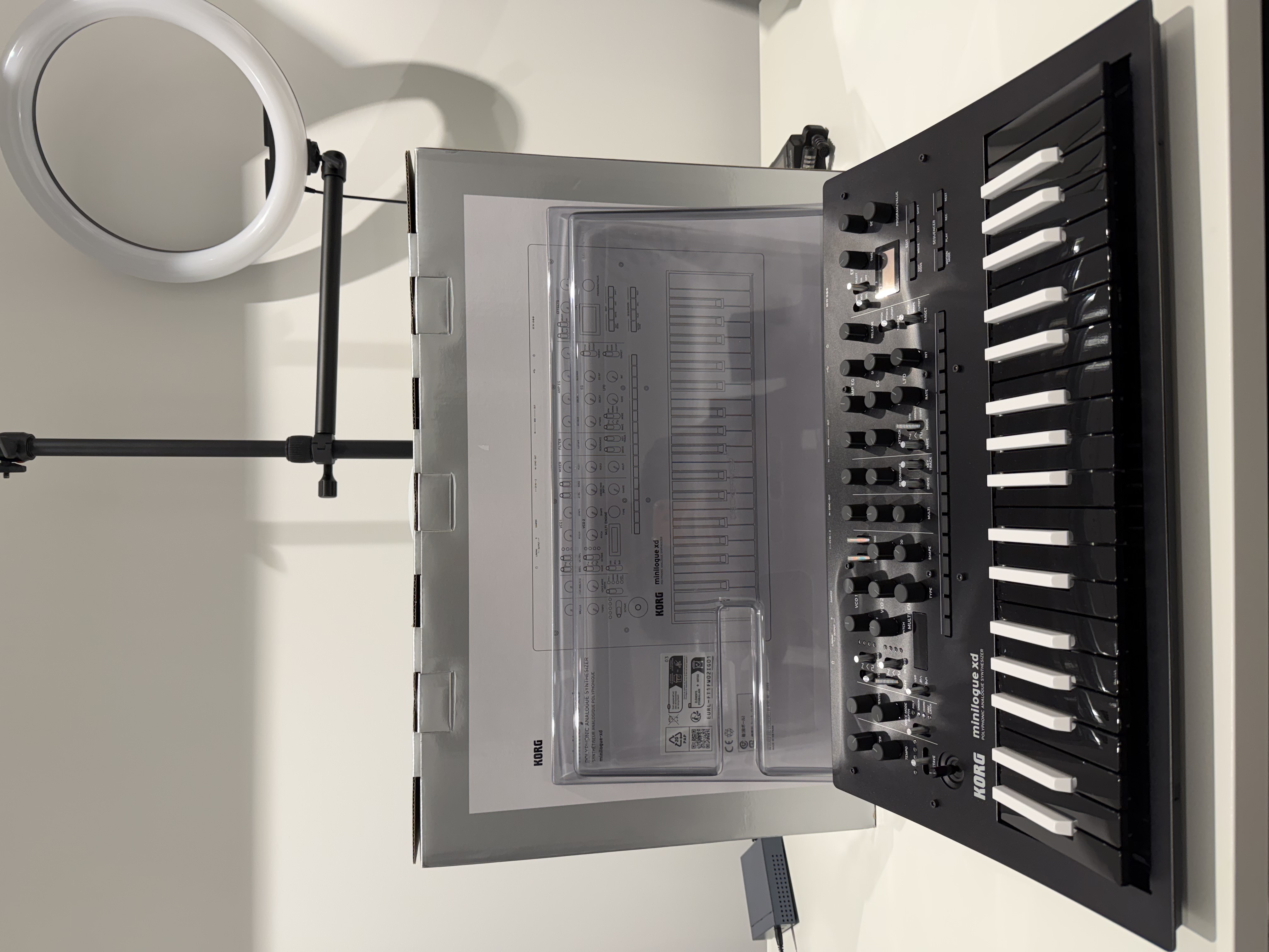 Korg Minilogue XD édition spéciale Inversé + cover (6133)