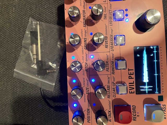 endorphin.es evil pet peu servi