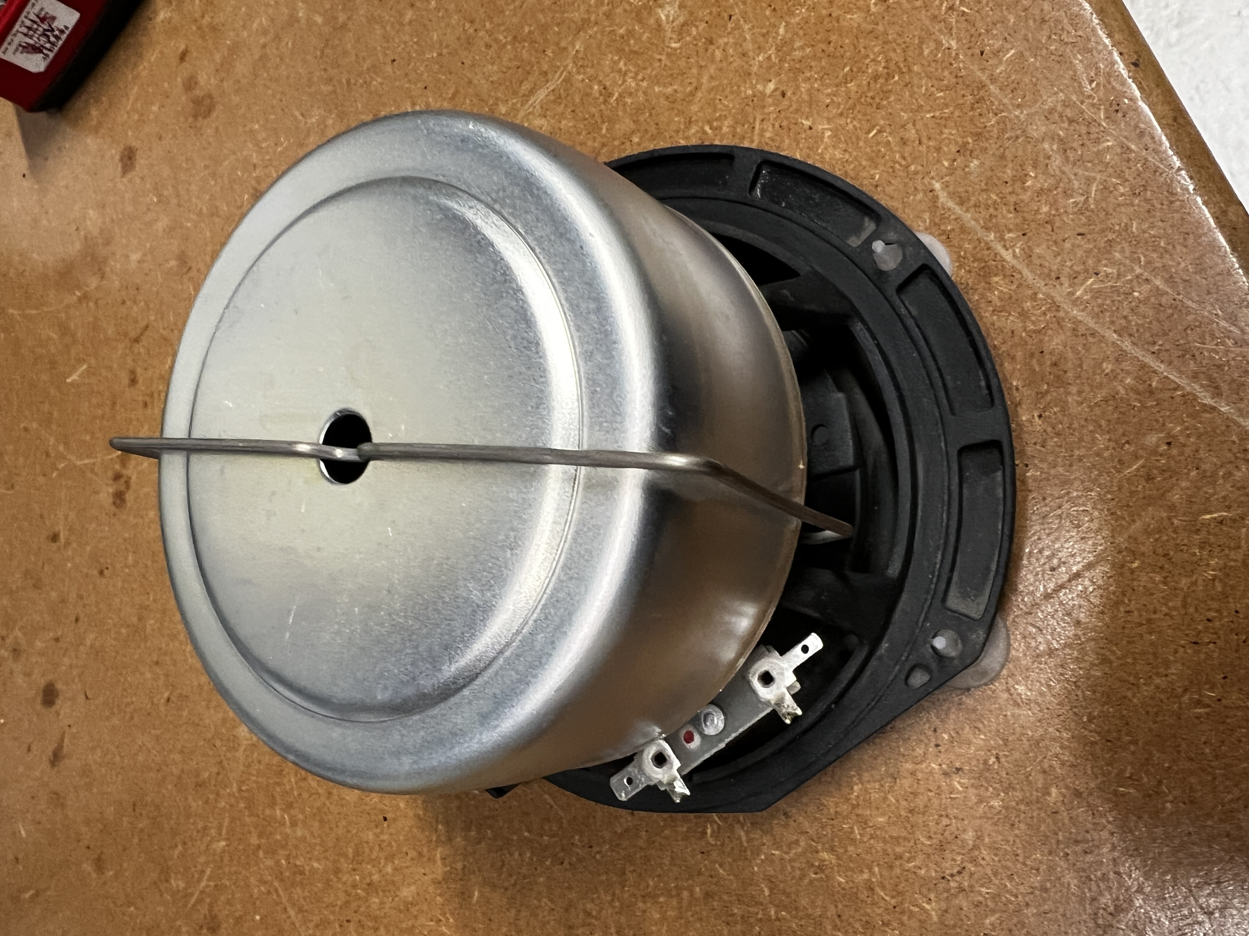 hp Genelec 8030A grave dessus (4)