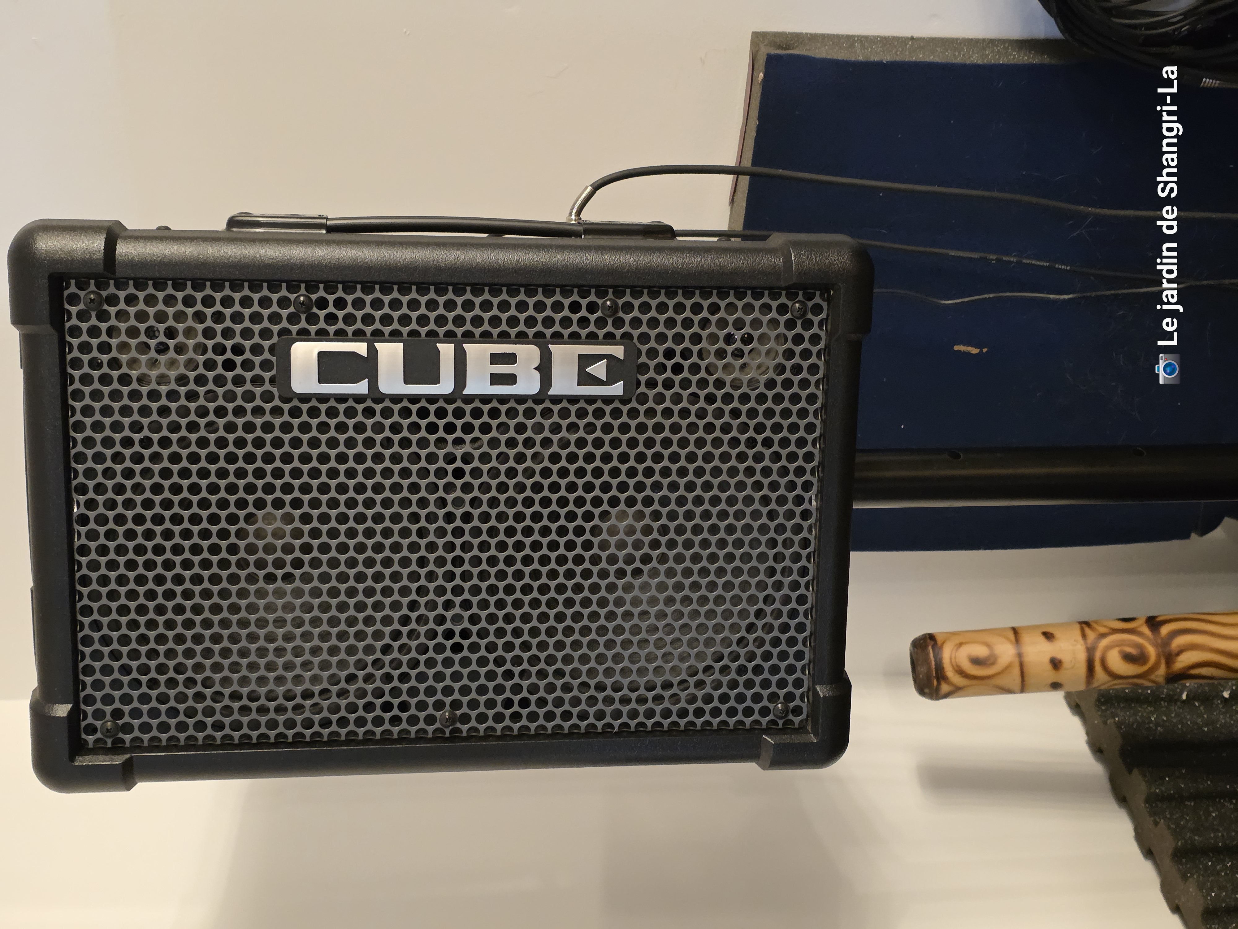 Vend cube roland street EX avec pied + housse et housse pied