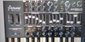Vends Arturia Minibrute 1 complet