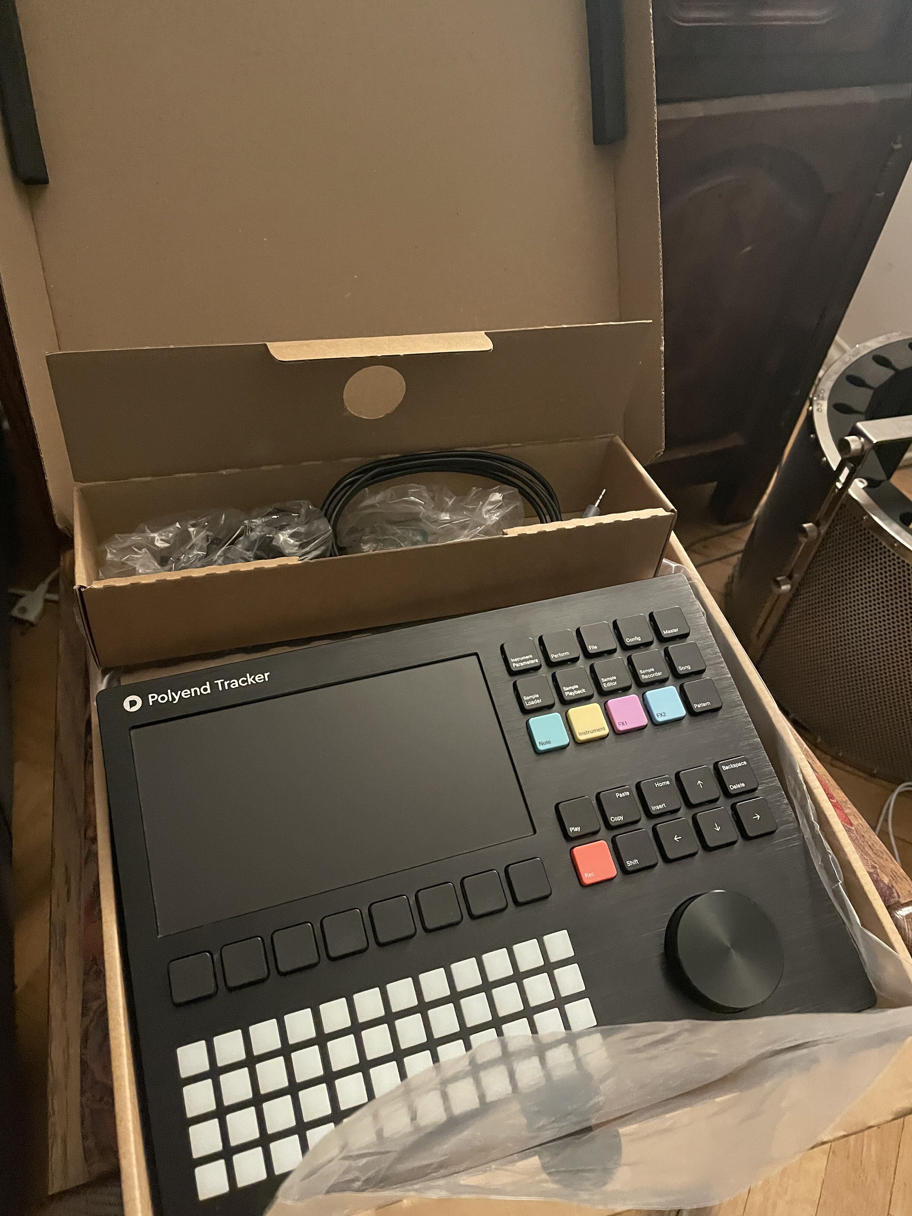 Vends Polyend Tracker comme neuf + carte SD