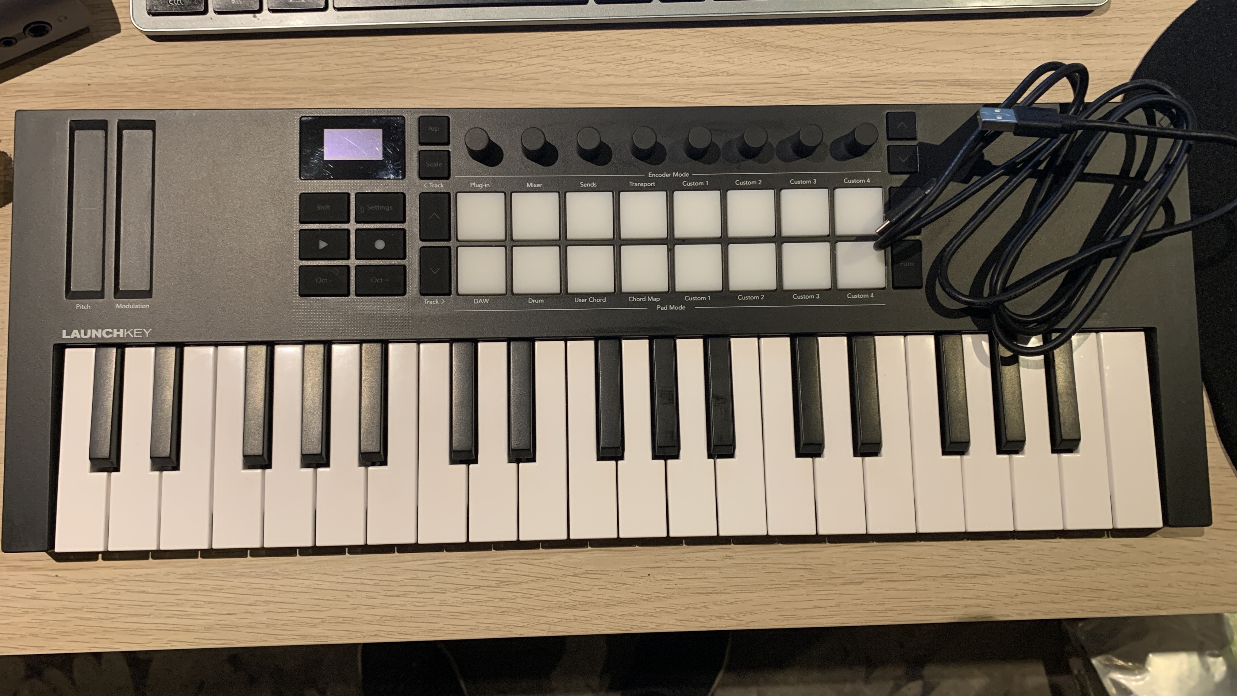 Vends Novation Launchkey Mini 37 MK4