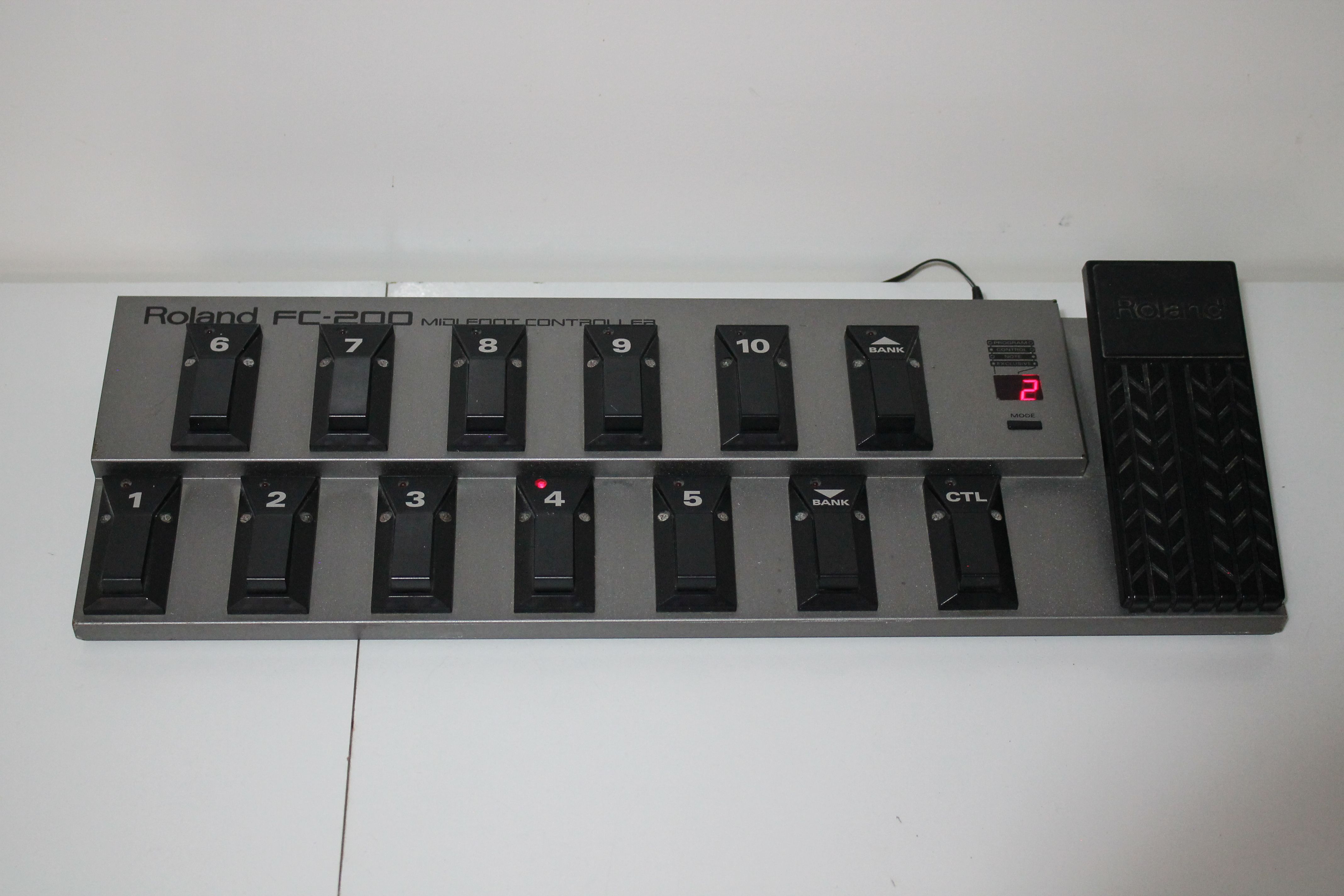 Pédalier midi Roland FC-200