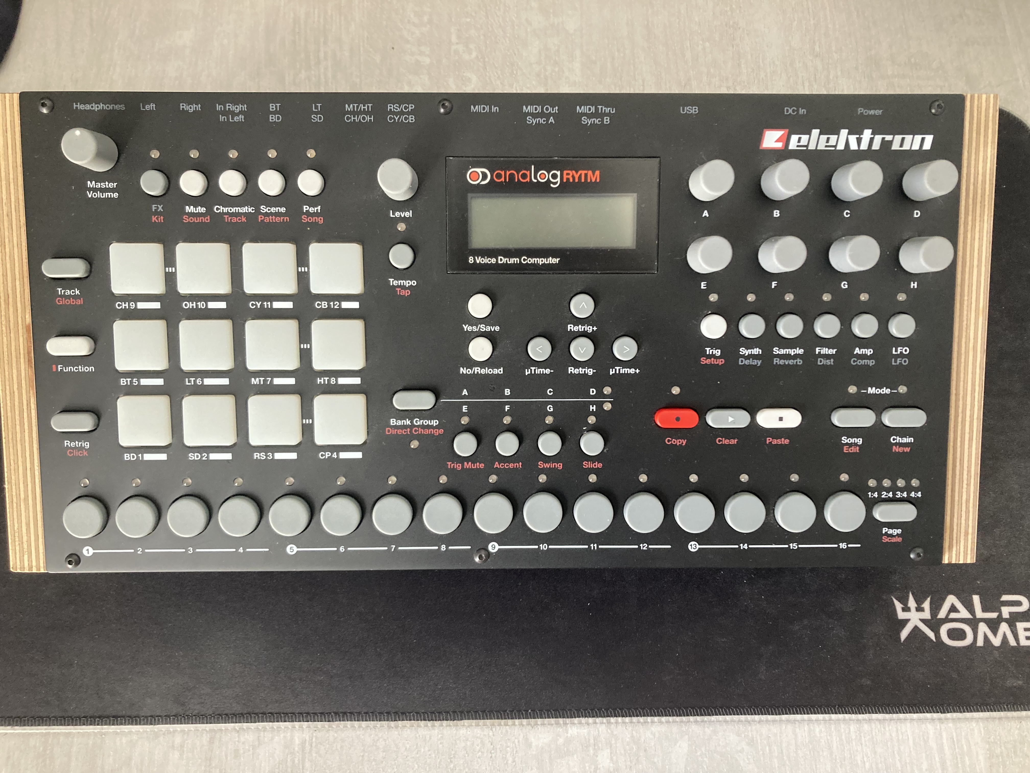 Vends Elektron Analog Rytm - Très bon état avec rack 