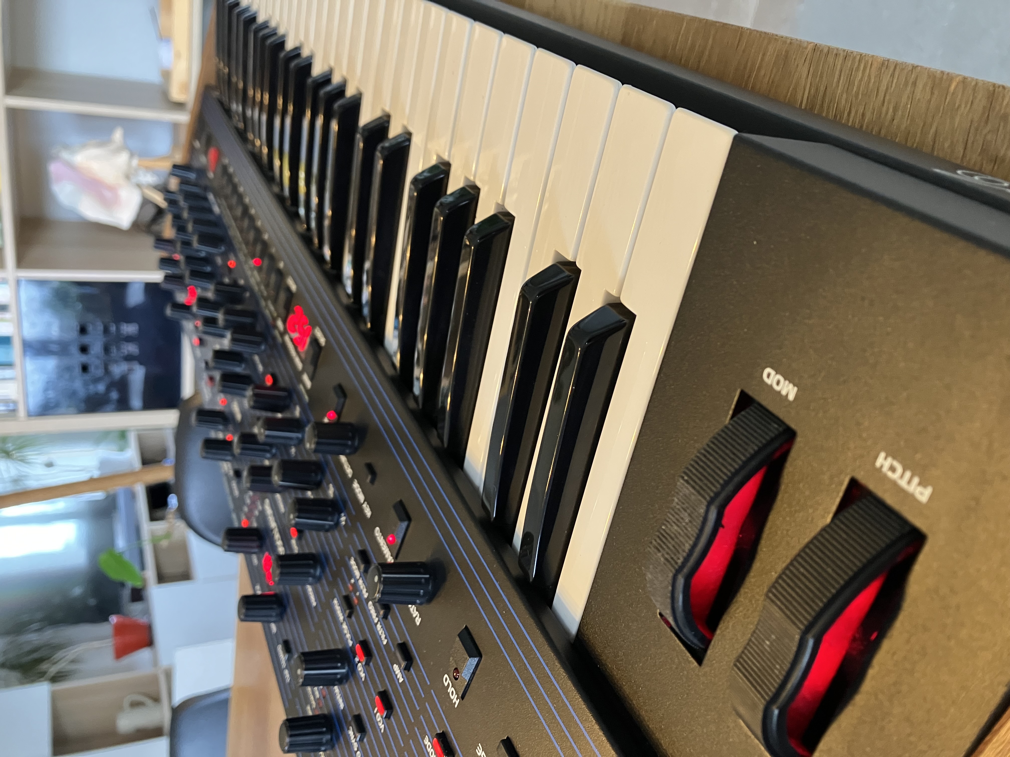 Vends OB-6 Dave Smith Instruments 1ère main en parfait état