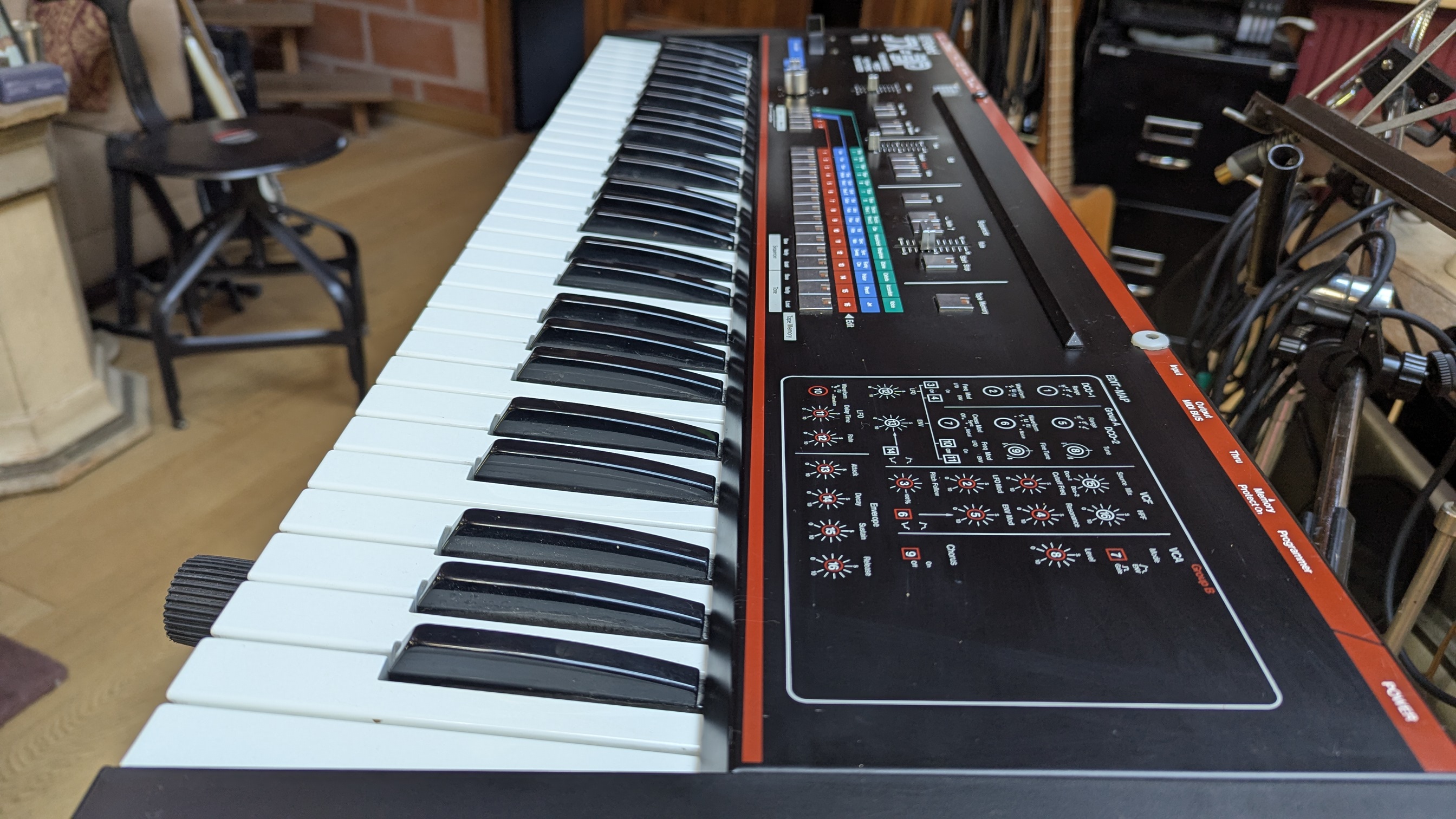 Vends Synthe Roland JX3P Parfait Etat de Marche