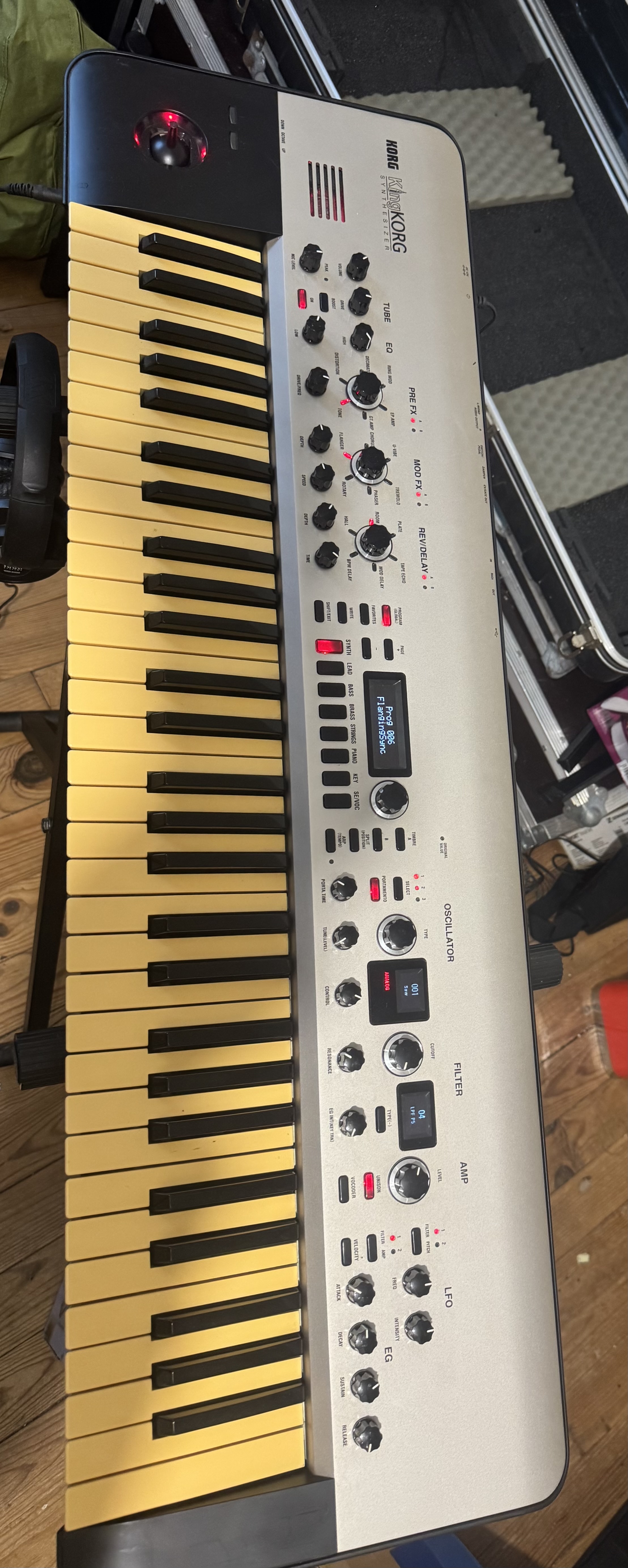 Korg Kingkorg plus fly case 