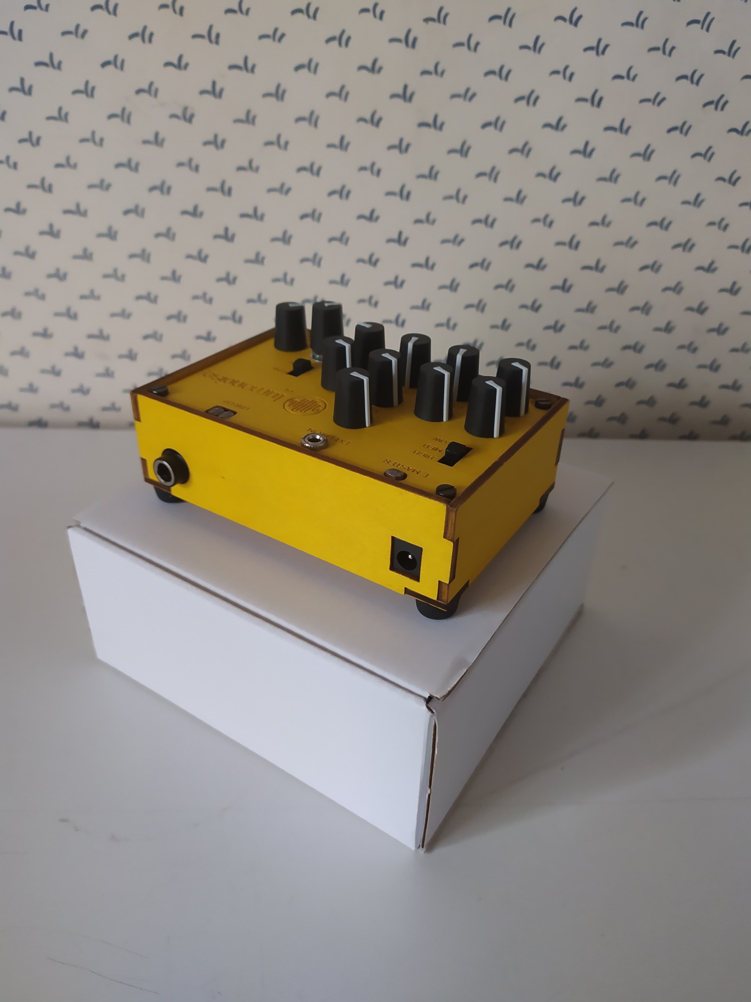 L.E.P. Lumanoise v4 Chord + Drone Synthétiseur photosensitif (neuf en boîte)