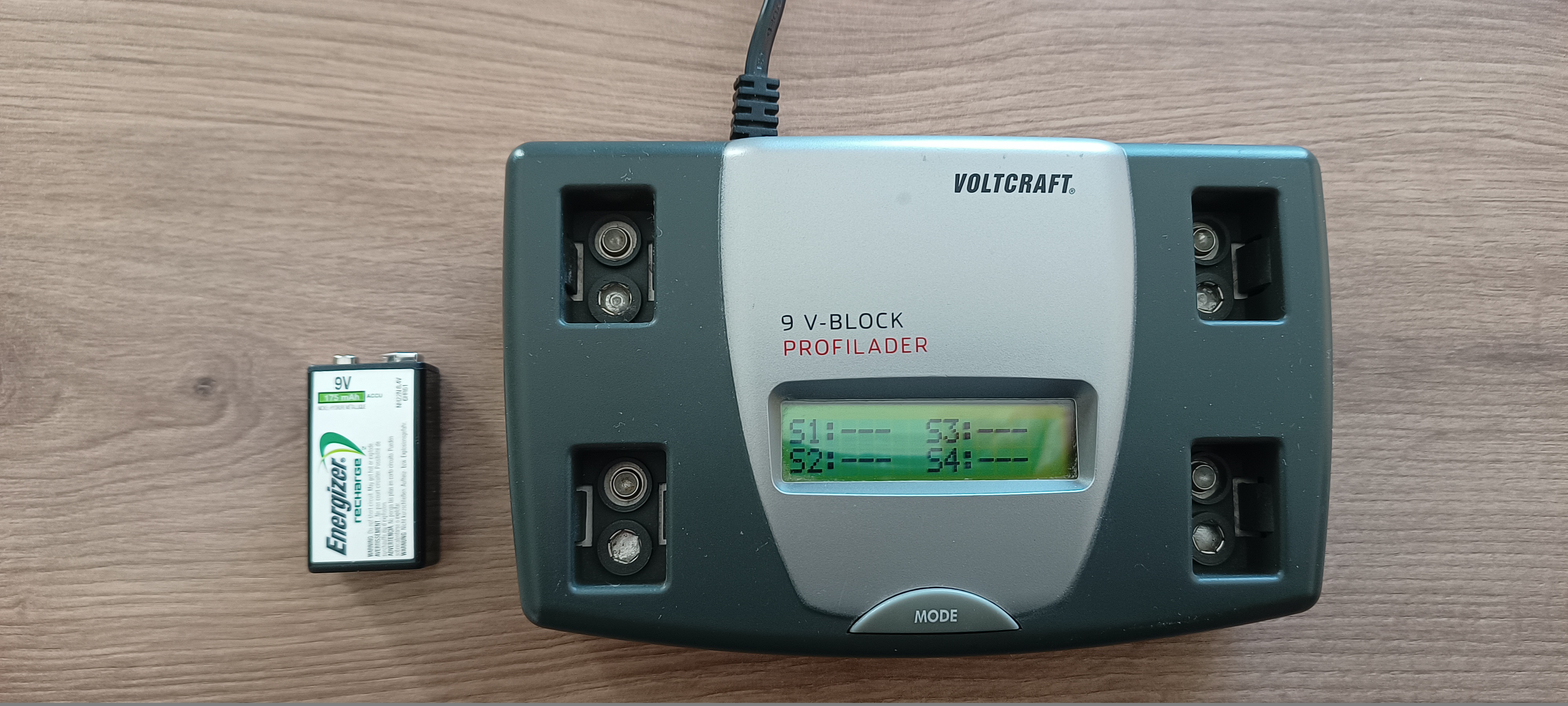 Chargeur 4 piles 9V NiMH et NiCd Voltcraft