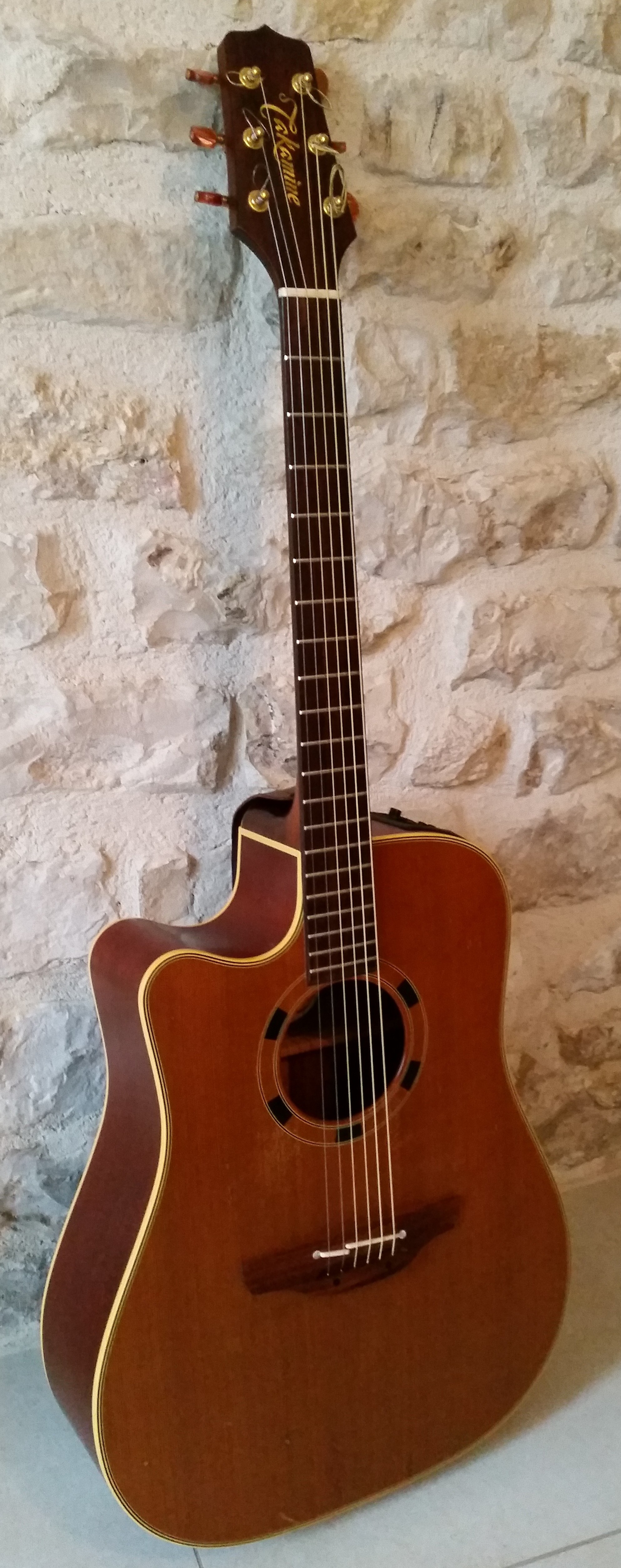 Guitare électro acoustique Takamine gaucher
