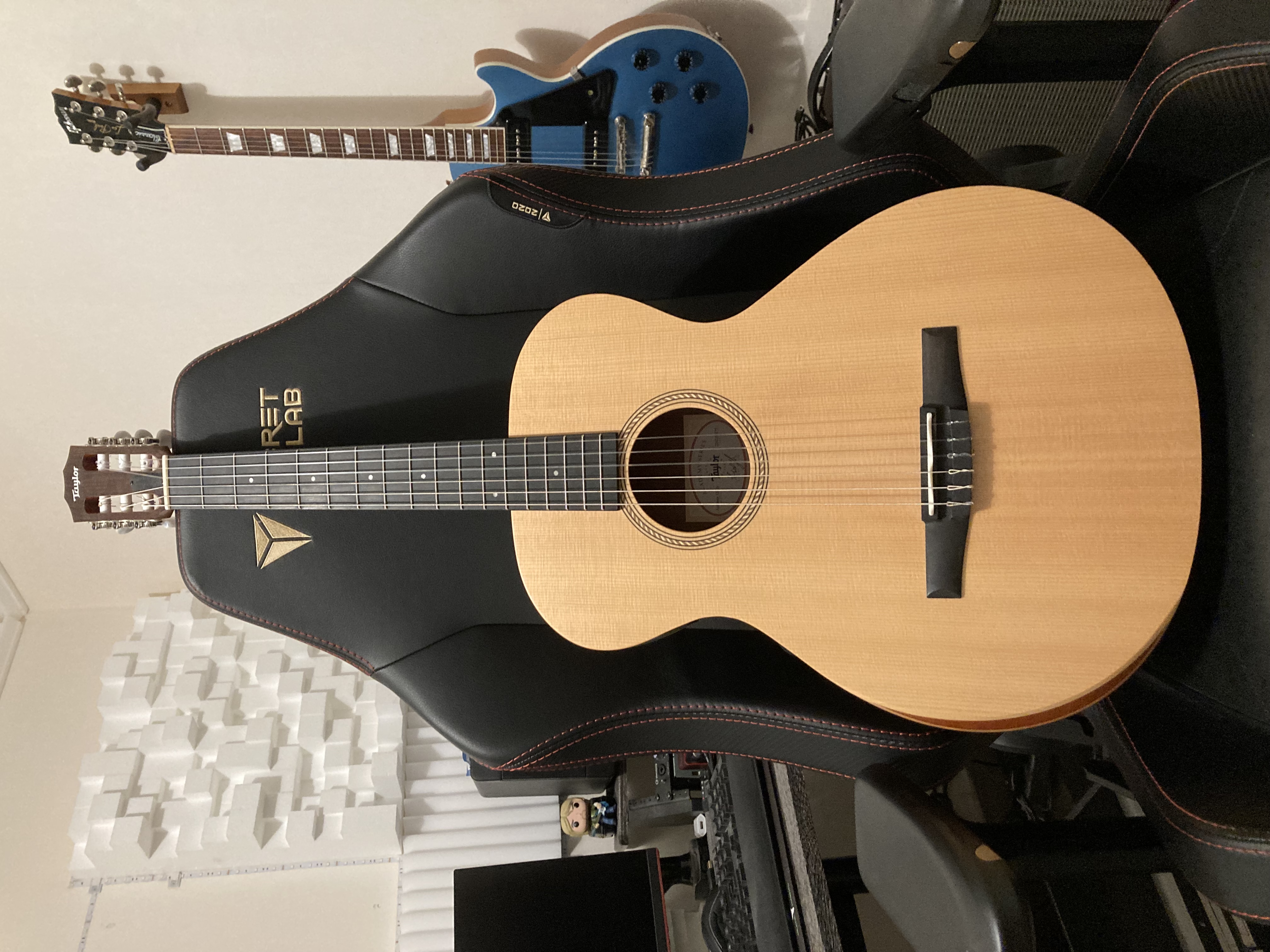 Taylor Academy 12e-N – Guitare Nylon Electro-Acoustique