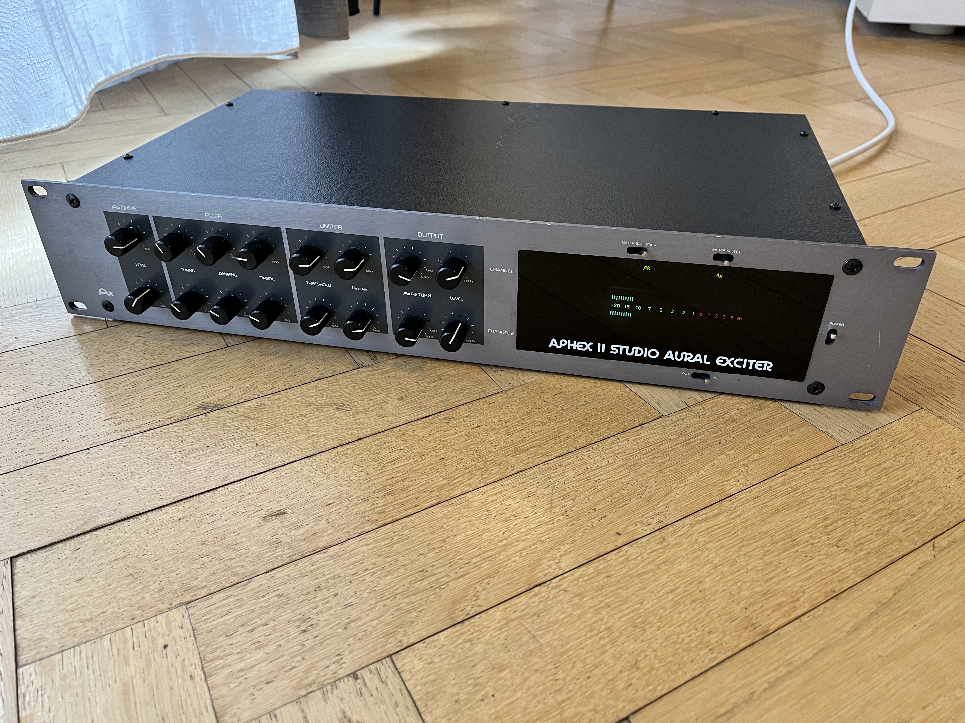 Vends Aphex II Studio Aural Exciter