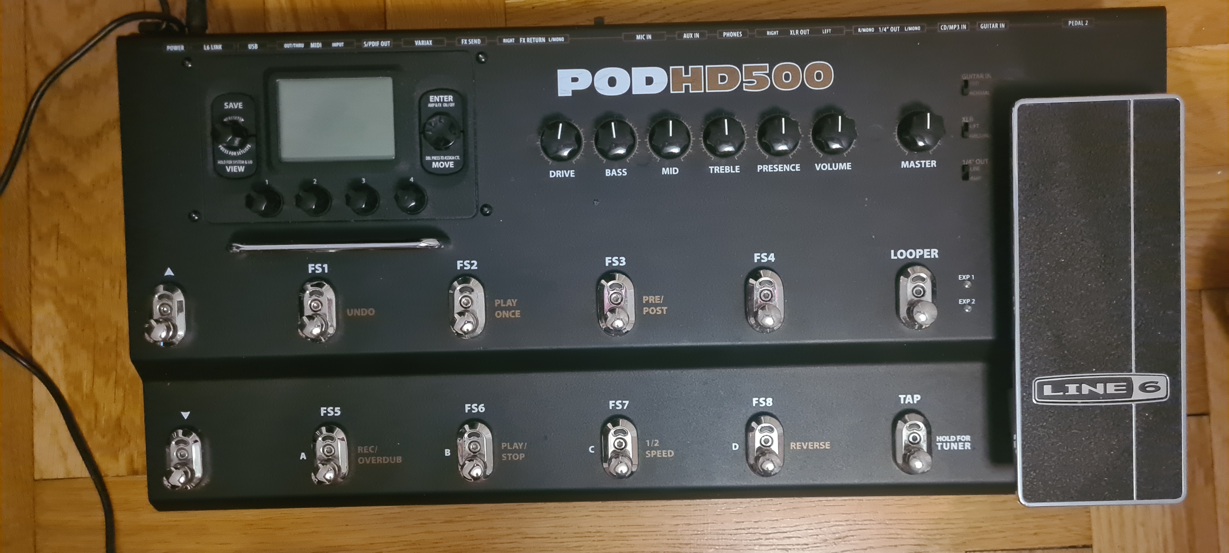 ? Vends Line 6 POD HD500 – Pédalier multi-effets guitare ?