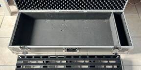 Pedalboard Rockboard CINQUE 5.3 C et son Case Alu