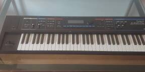 Synthétiseur Roland Juno-Di
